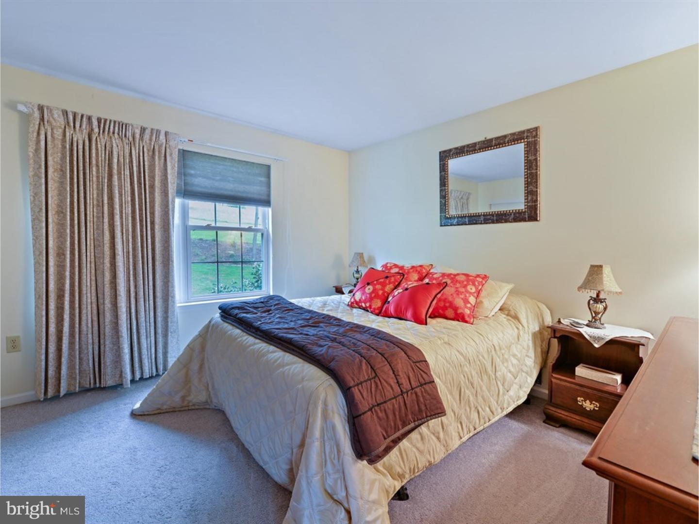 EST @ CEDAR HOLLOW - Residential