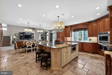MLS: NJCD2113638