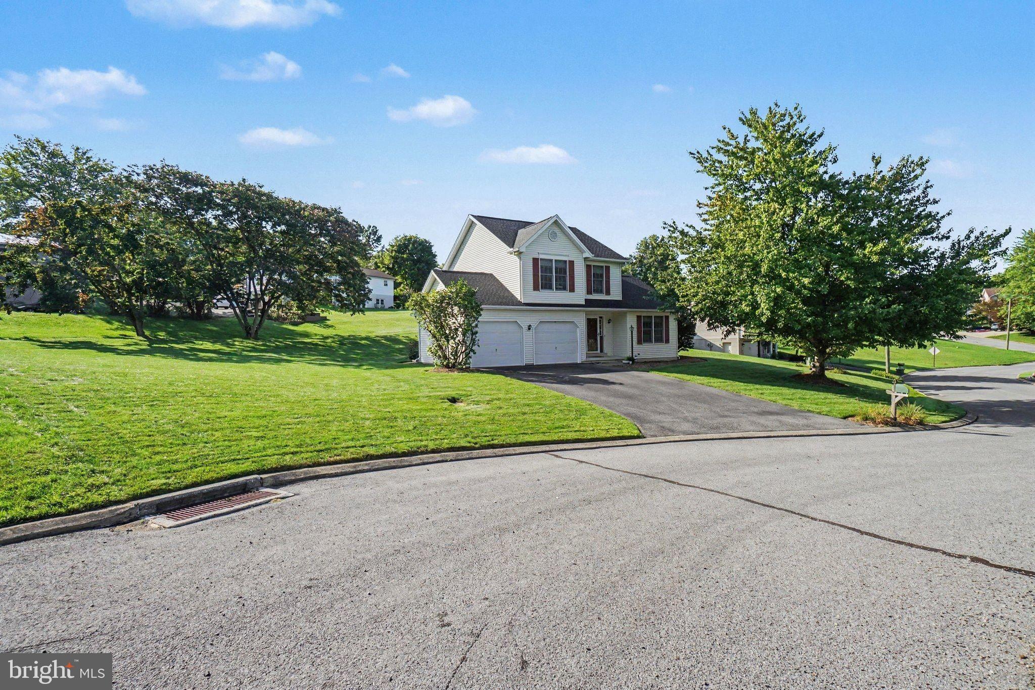106 GREENWOOD LANE