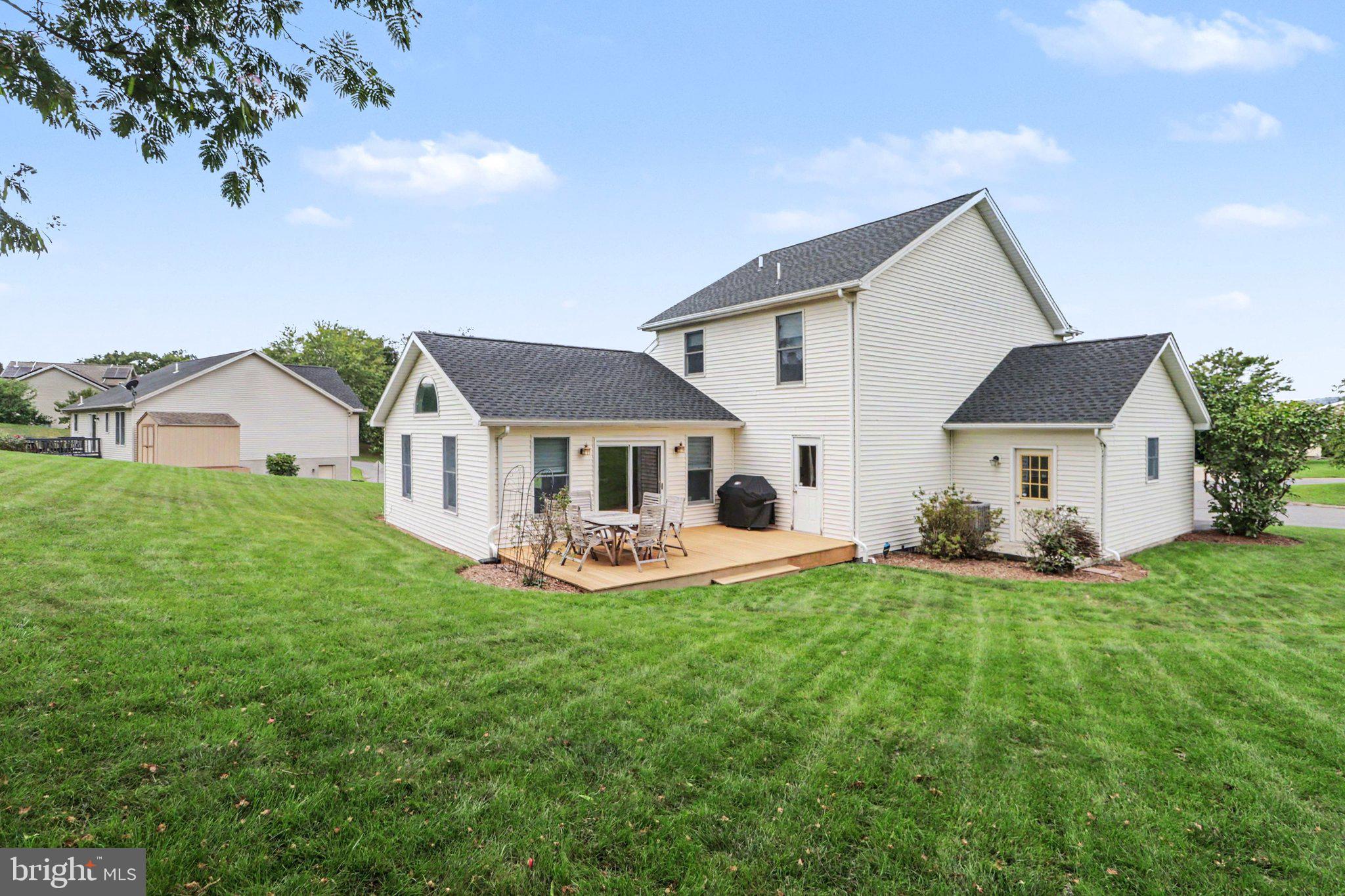 106 GREENWOOD LANE