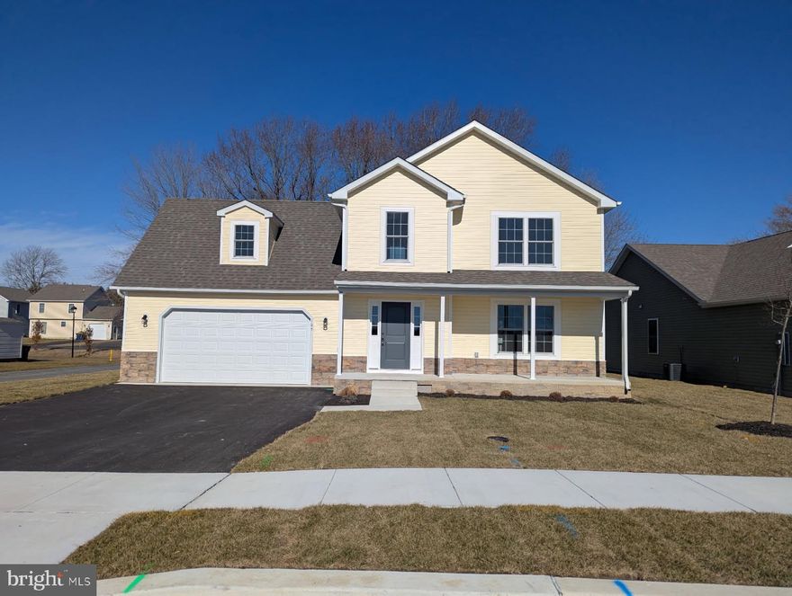 NEW CONSTRUCTION " MOVE IN READY"

Welcome to this stunning newly constructed home featuring 3 bedrooms, 2.5 modern bathrooms, and a versatile bonus room perfect for a home office, playroom, or guest space.  This home combines elegant design with practical functionality, making it the perfect choice for today’s lifestyle.