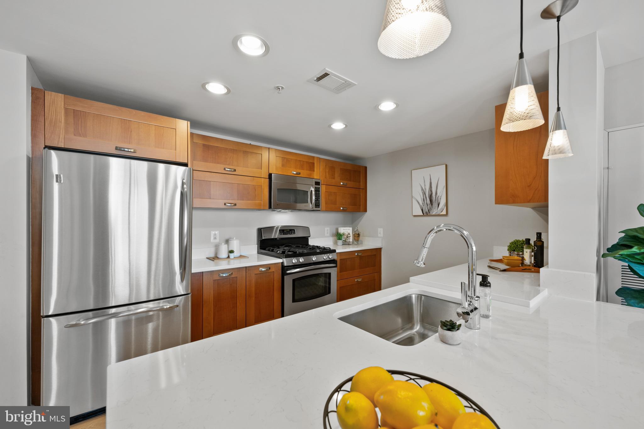 MIDTOWN ALEXANDRIA STATION CONDOMINIUM - Residential