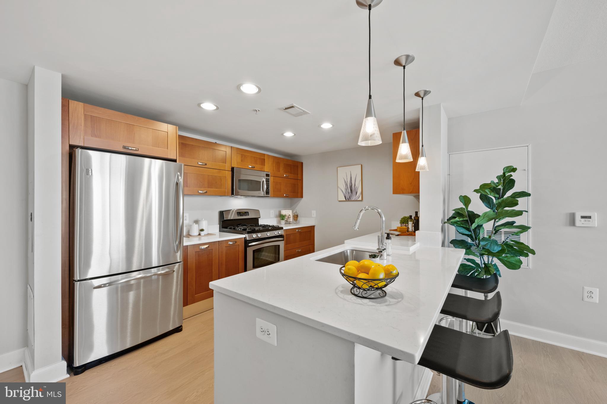 MIDTOWN ALEXANDRIA STATION CONDOMINIUM - Residential