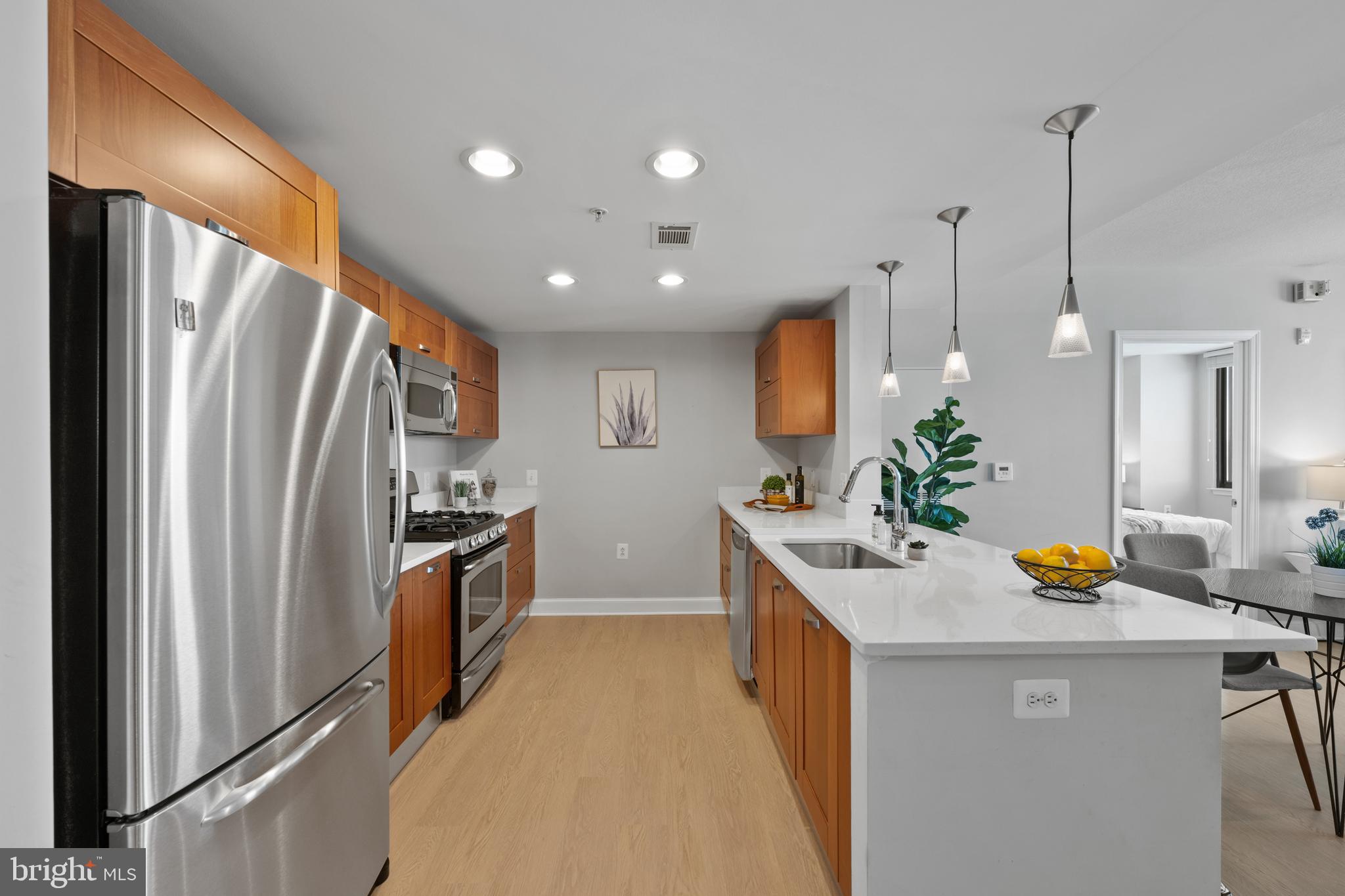 MIDTOWN ALEXANDRIA STATION CONDOMINIUM - Residential