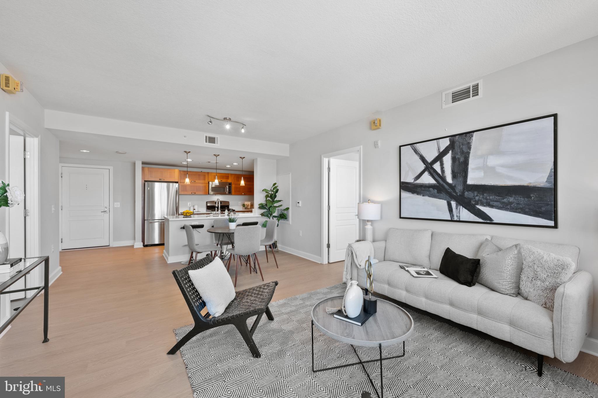 MIDTOWN ALEXANDRIA STATION CONDOMINIUM - Residential