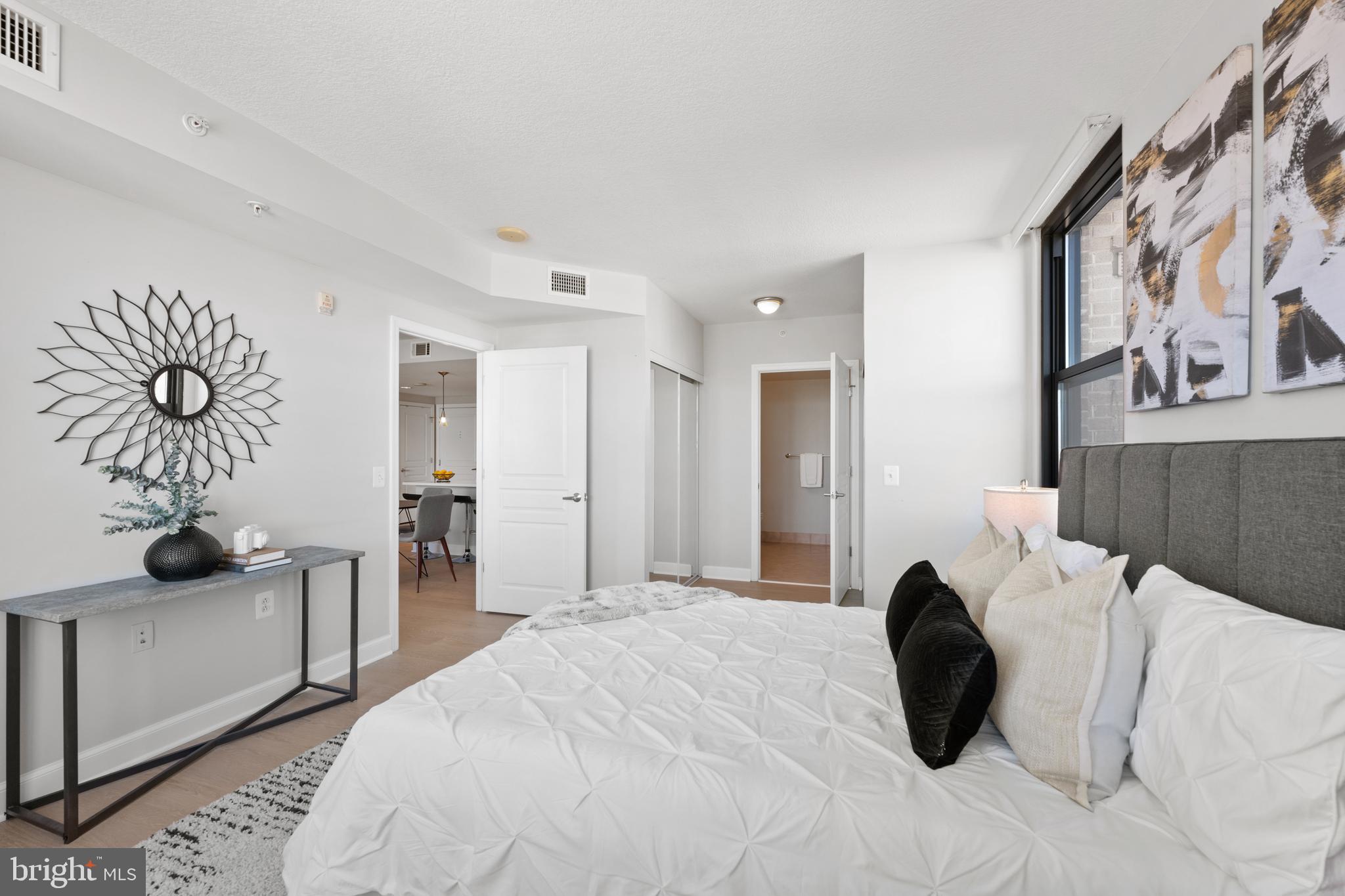 MIDTOWN ALEXANDRIA STATION CONDOMINIUM - Residential