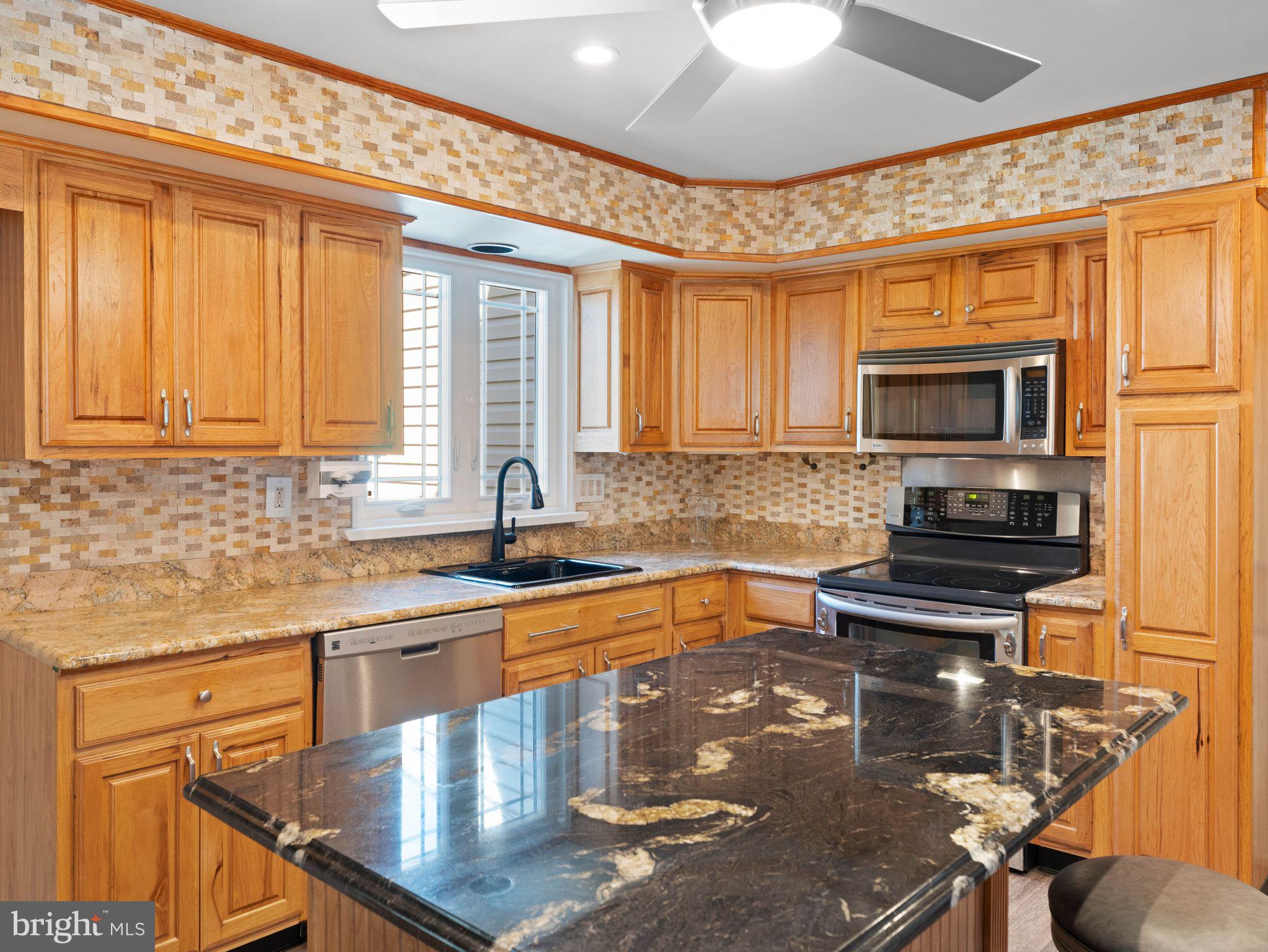 CAMELOT ESTS - Residential