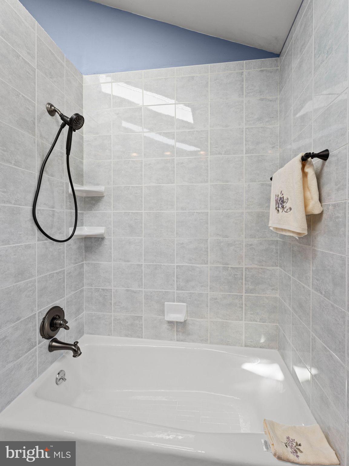 CAMELOT ESTS - Residential