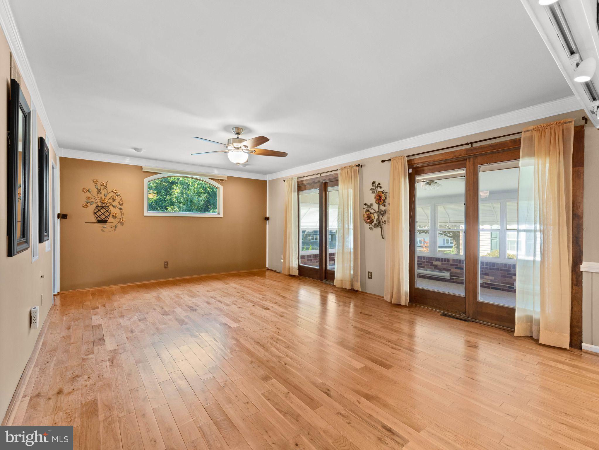 CAMELOT ESTS - Residential