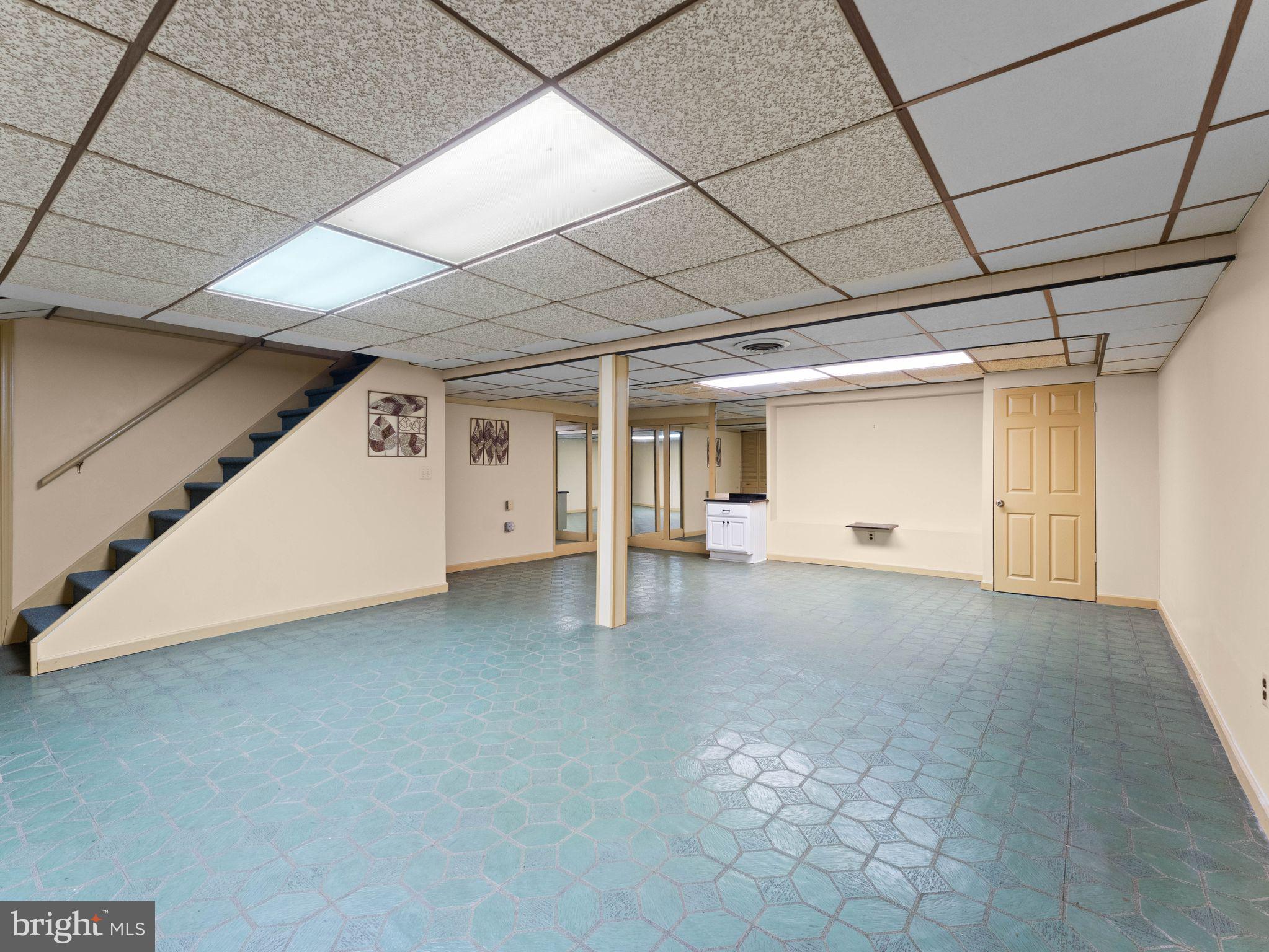 CAMELOT ESTS - Residential