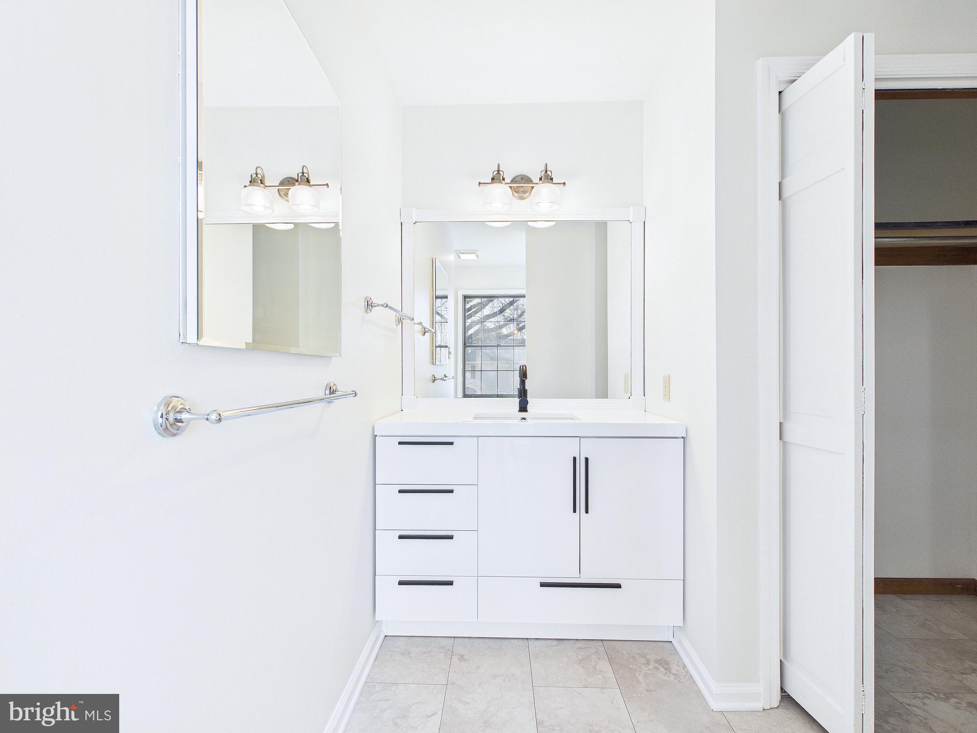 INDIAN CREEK - Residential