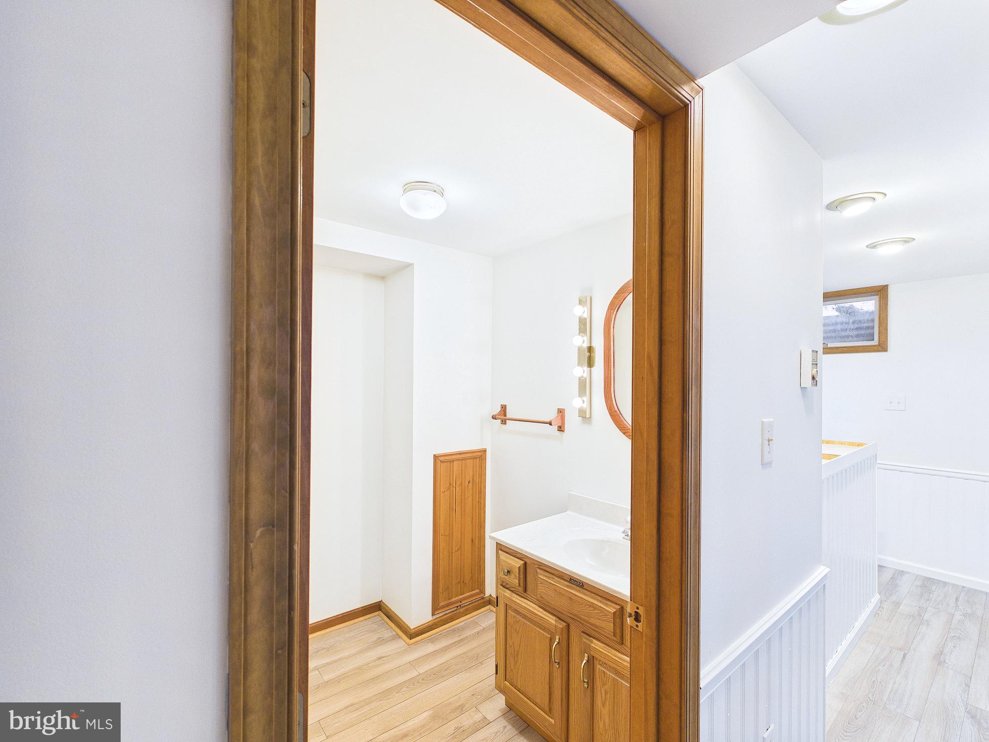 INDIAN CREEK - Residential