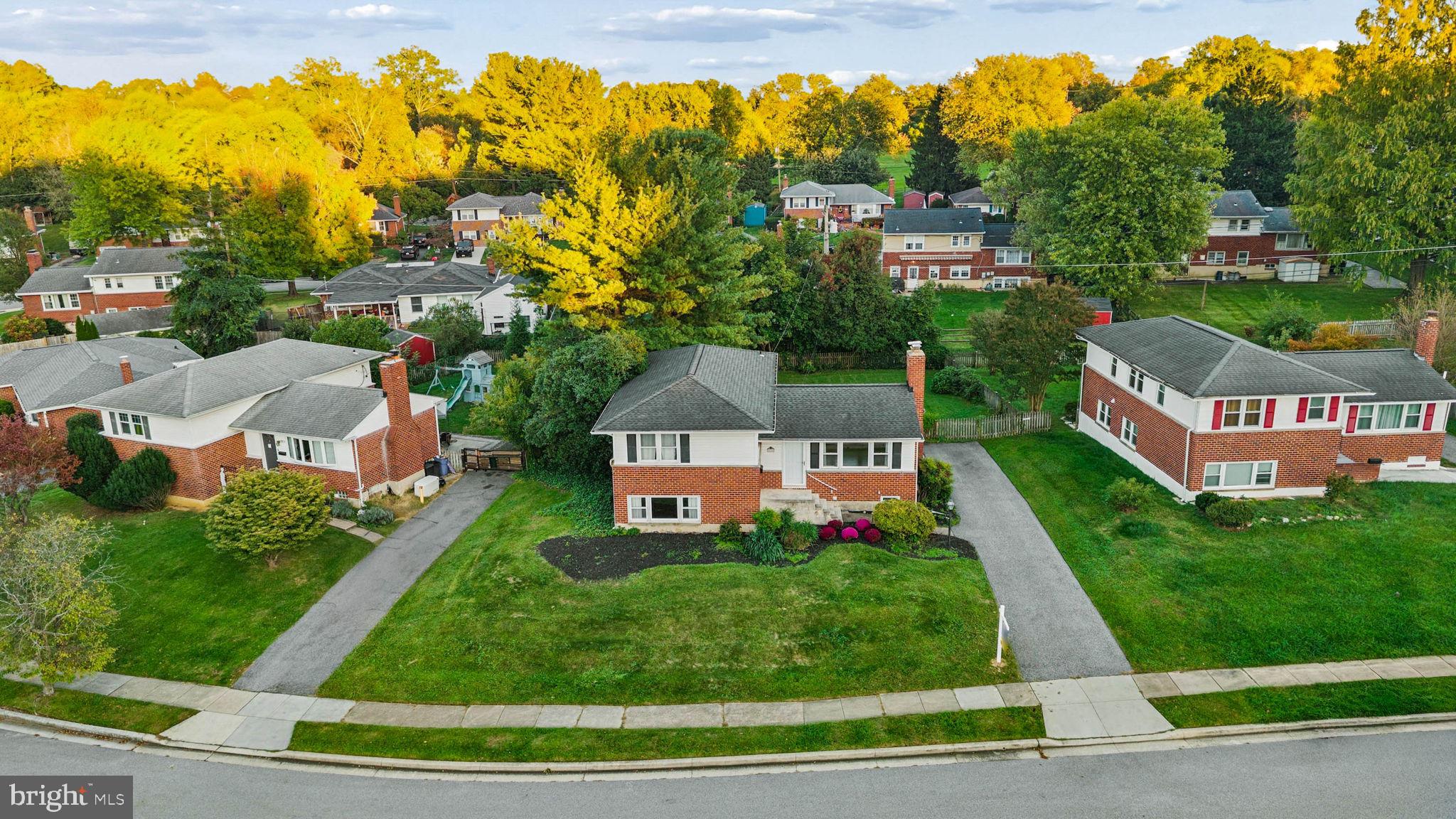 915 SHELLEY ROAD
