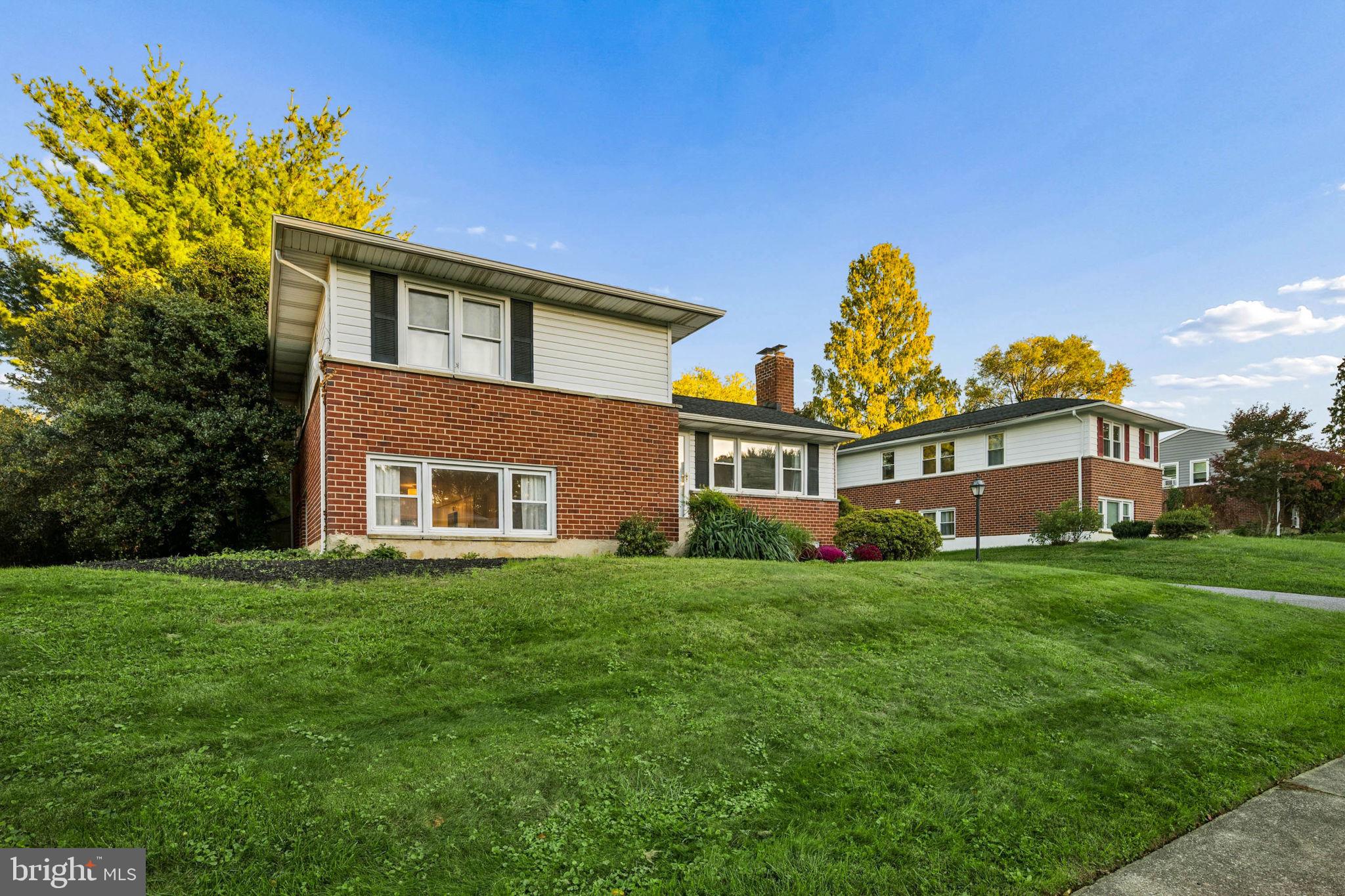 915 SHELLEY ROAD
