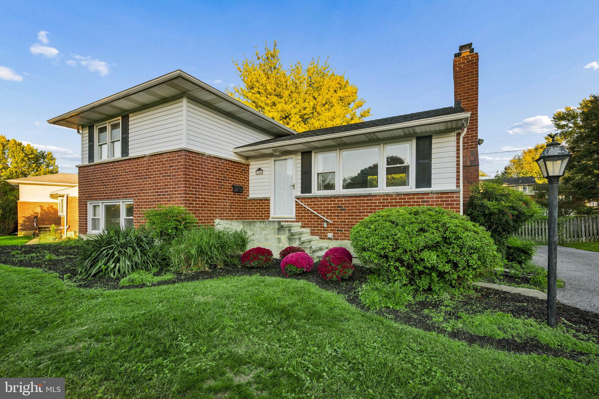 915 SHELLEY ROAD