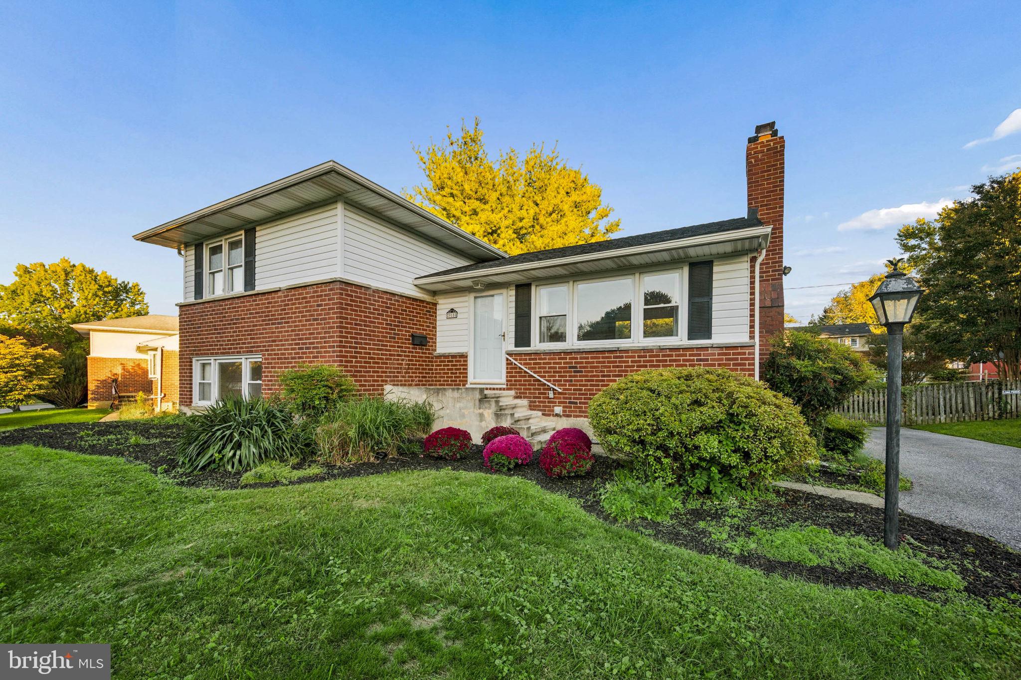 915 SHELLEY ROAD
