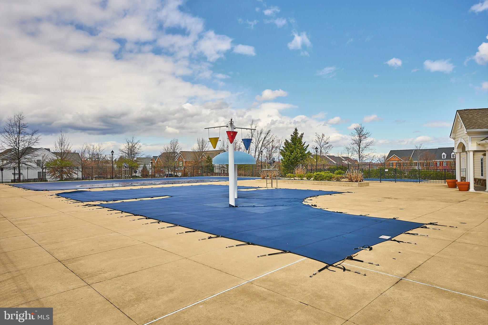 LOUDOUN VALLEY ESTATES - Residential