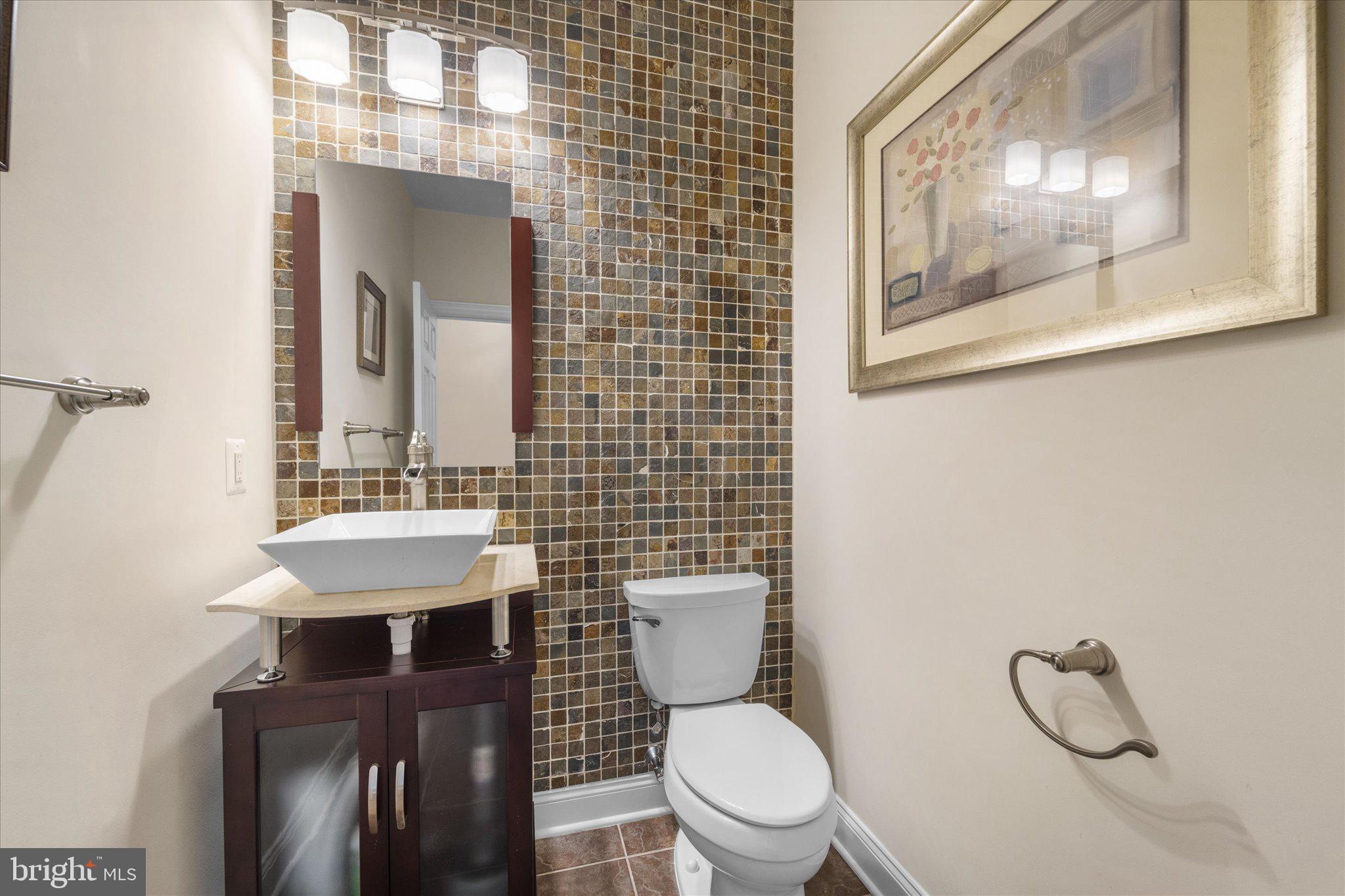 LOUDOUN VALLEY ESTATES - Residential