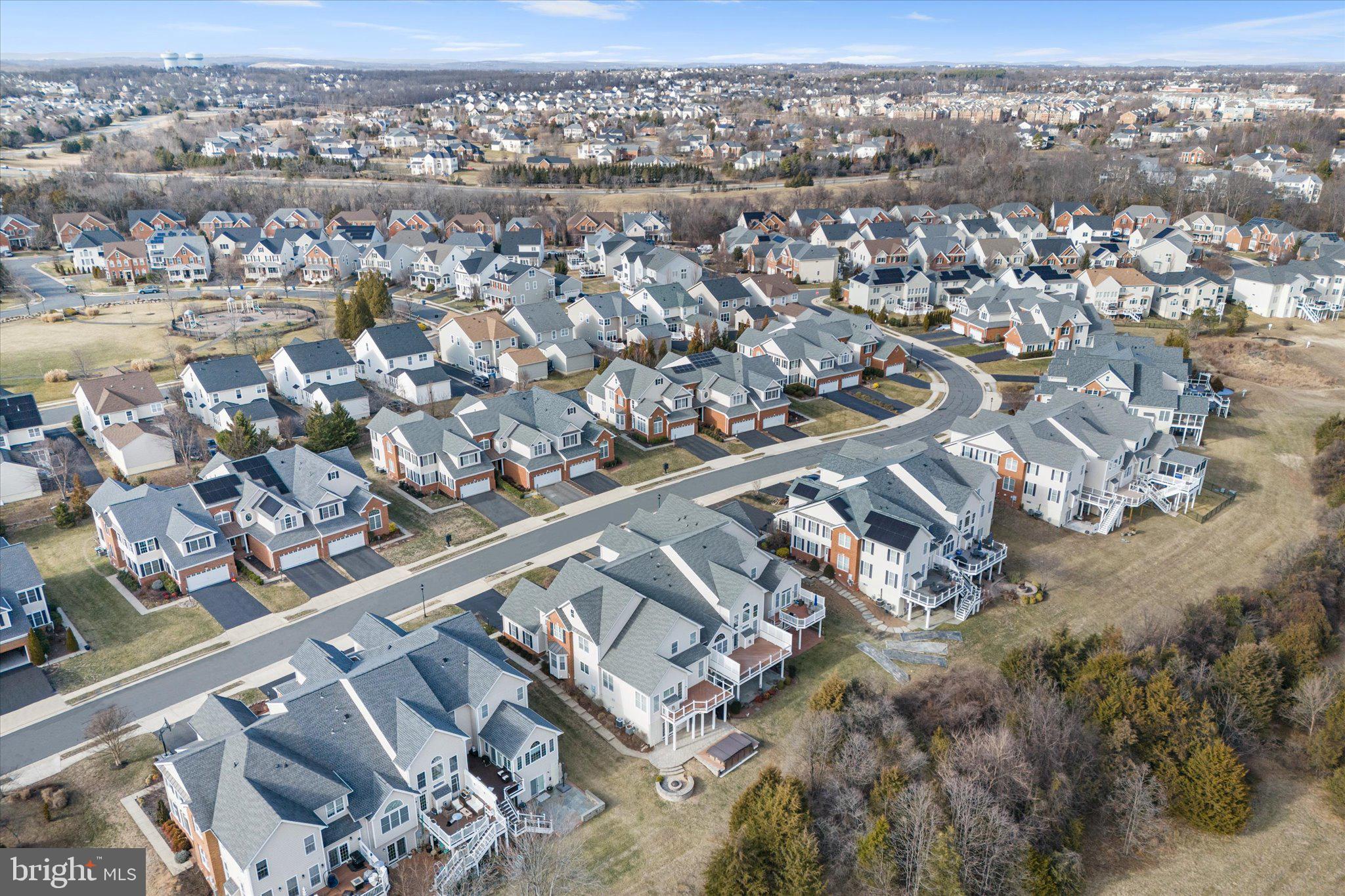 LOUDOUN VALLEY ESTATES - Residential