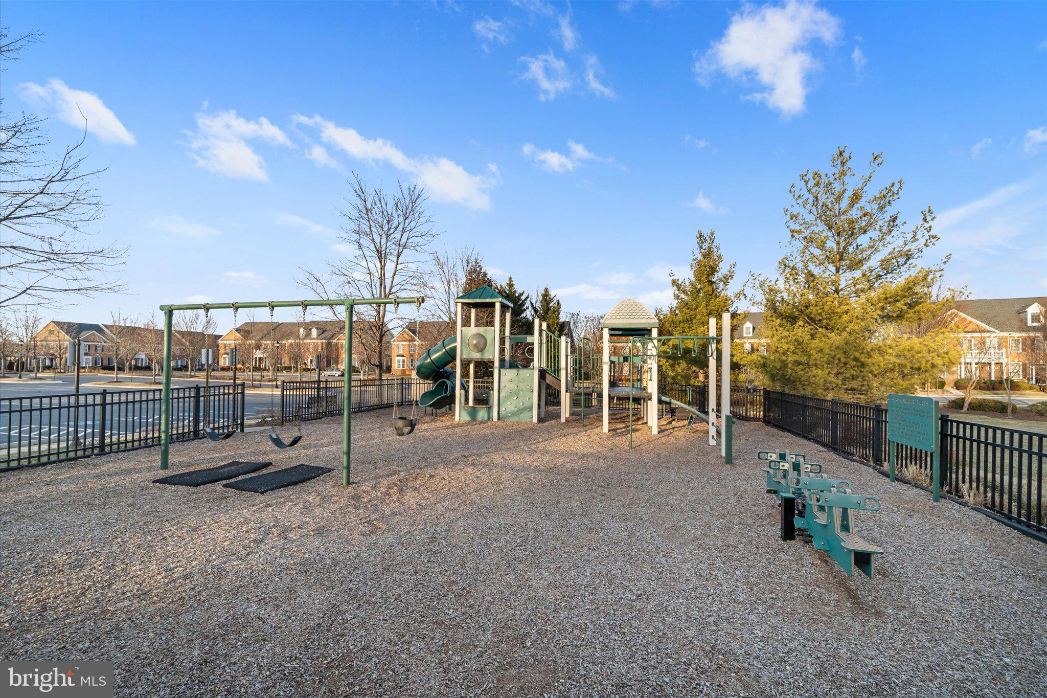 LOUDOUN VALLEY ESTATES - Residential