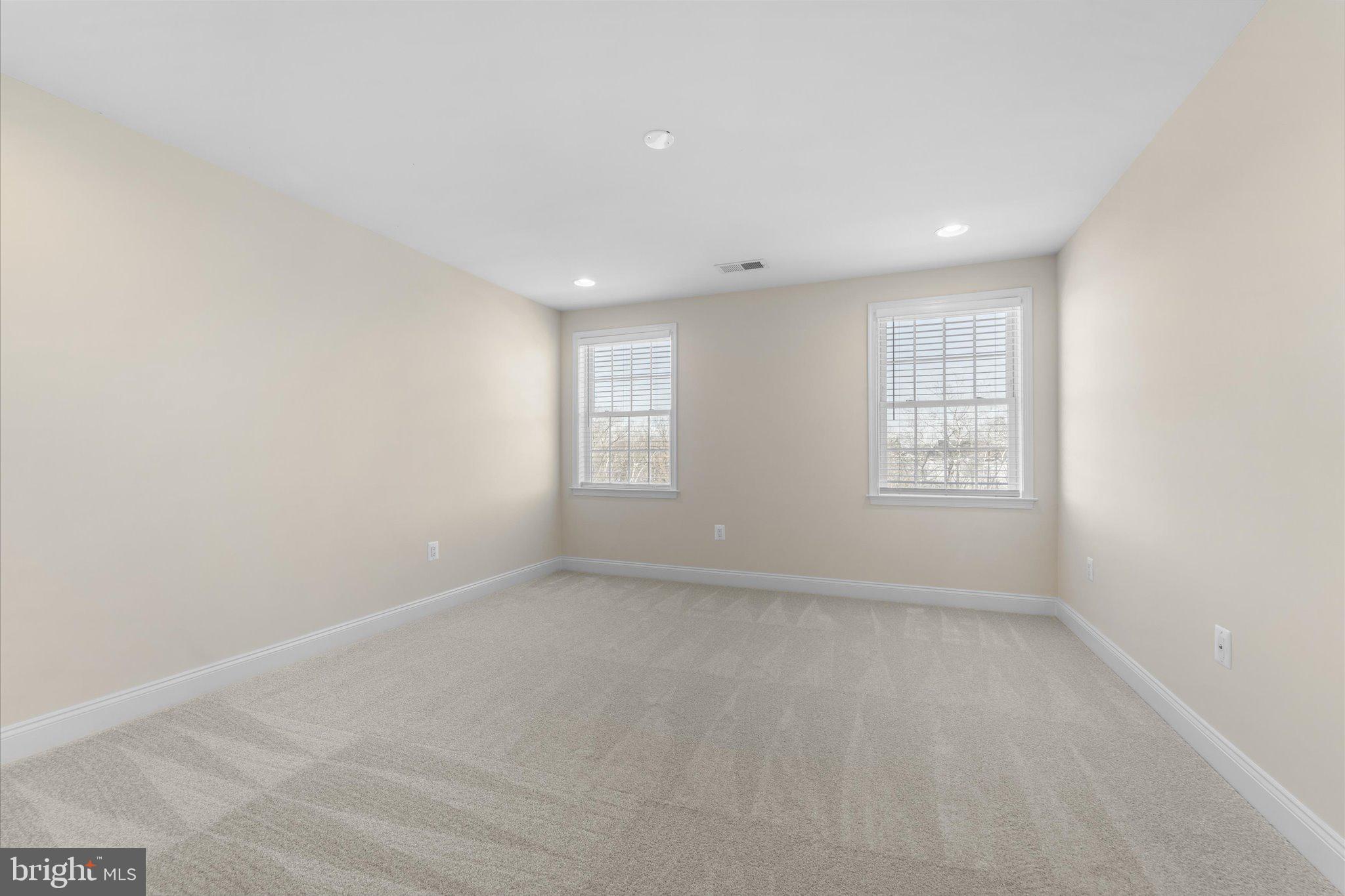 LOUDOUN VALLEY ESTATES - Residential