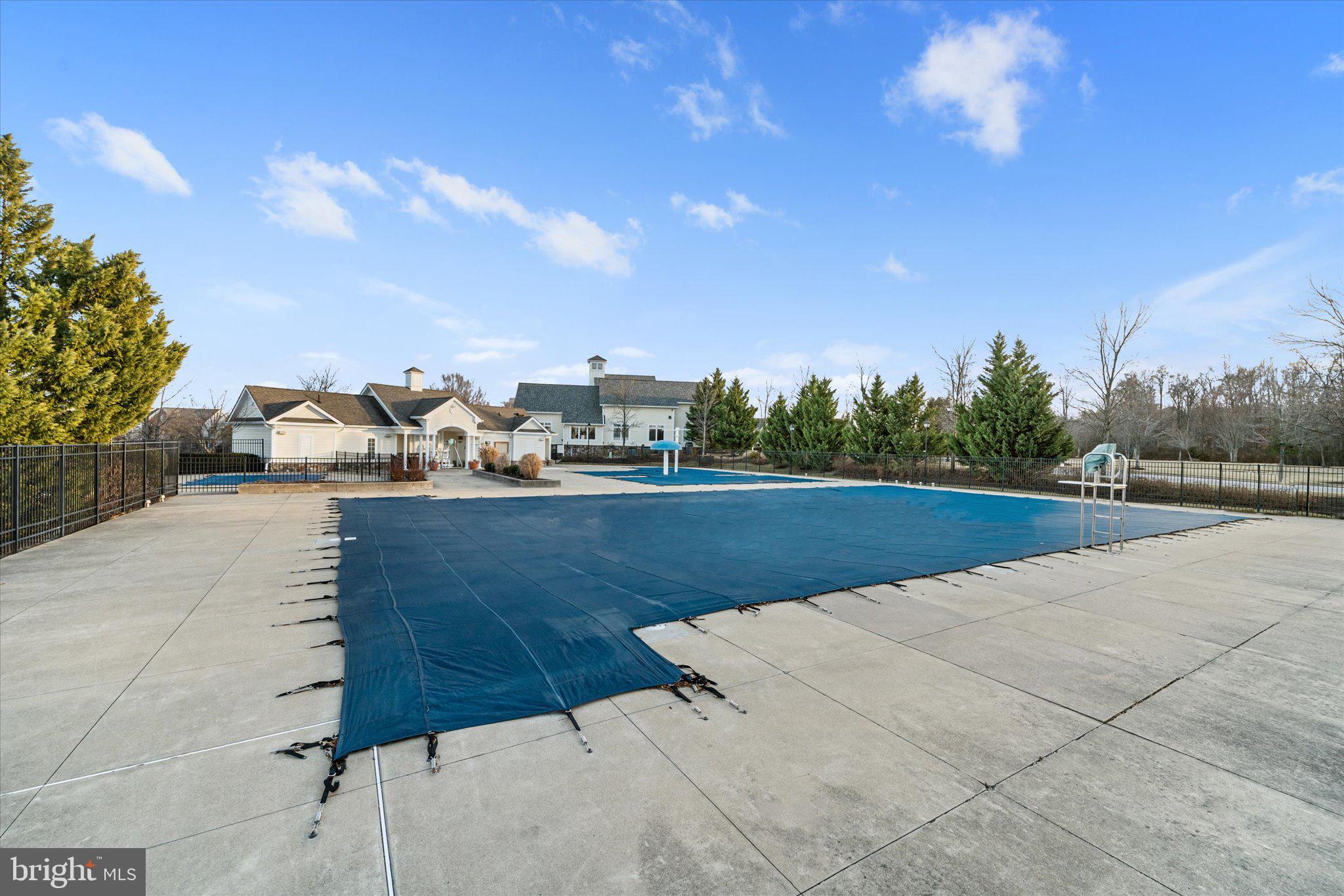 LOUDOUN VALLEY ESTATES - Residential