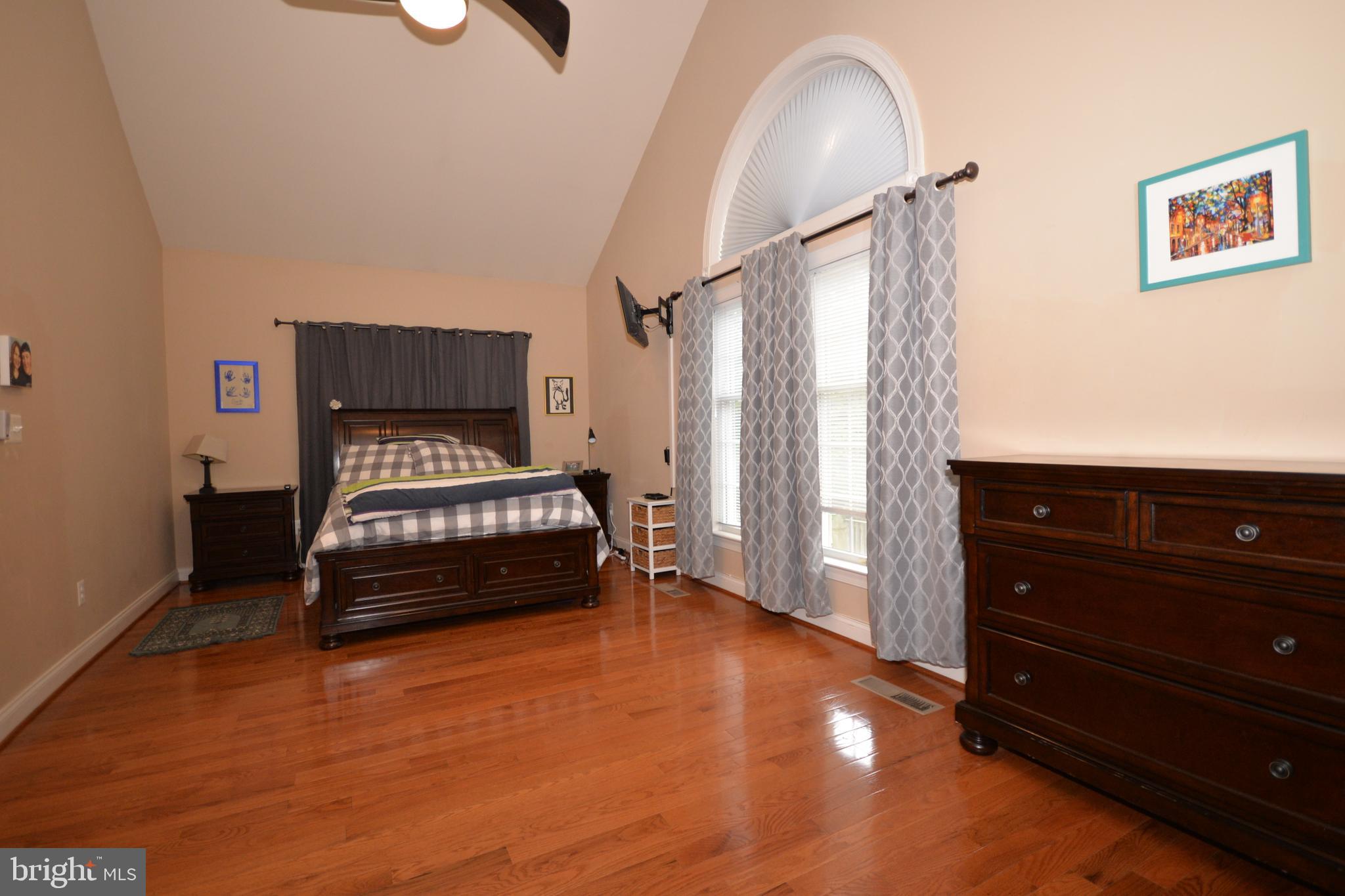 LOUDOUN VALLEY ESTATES 2 - Residential Lease