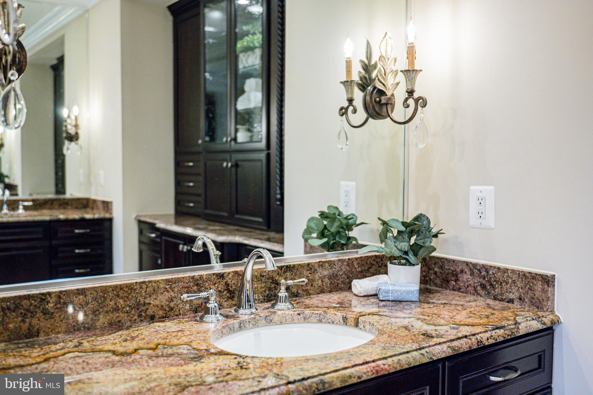 RIVERWOOD - Residential