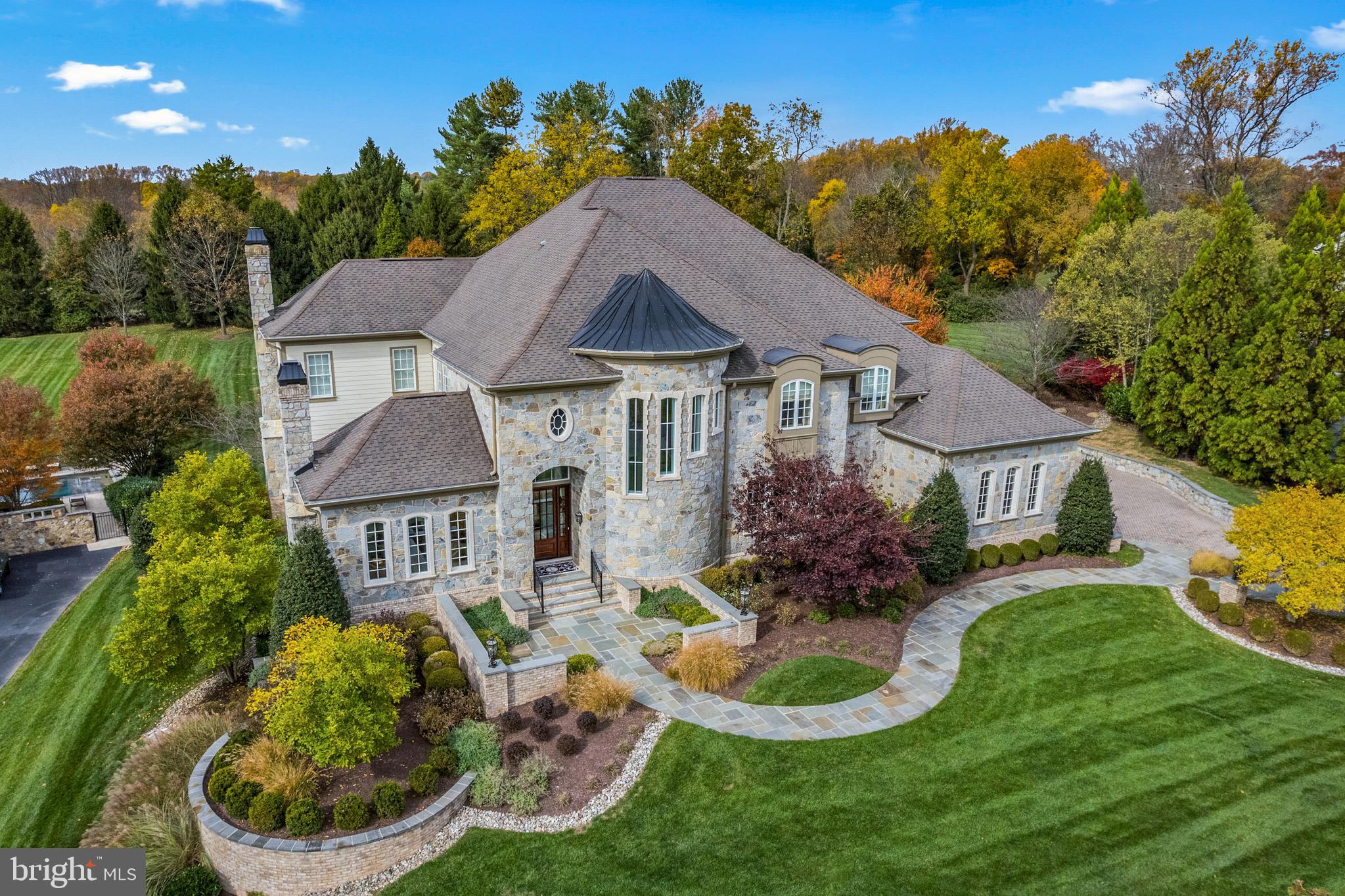 RIVERWOOD - Residential