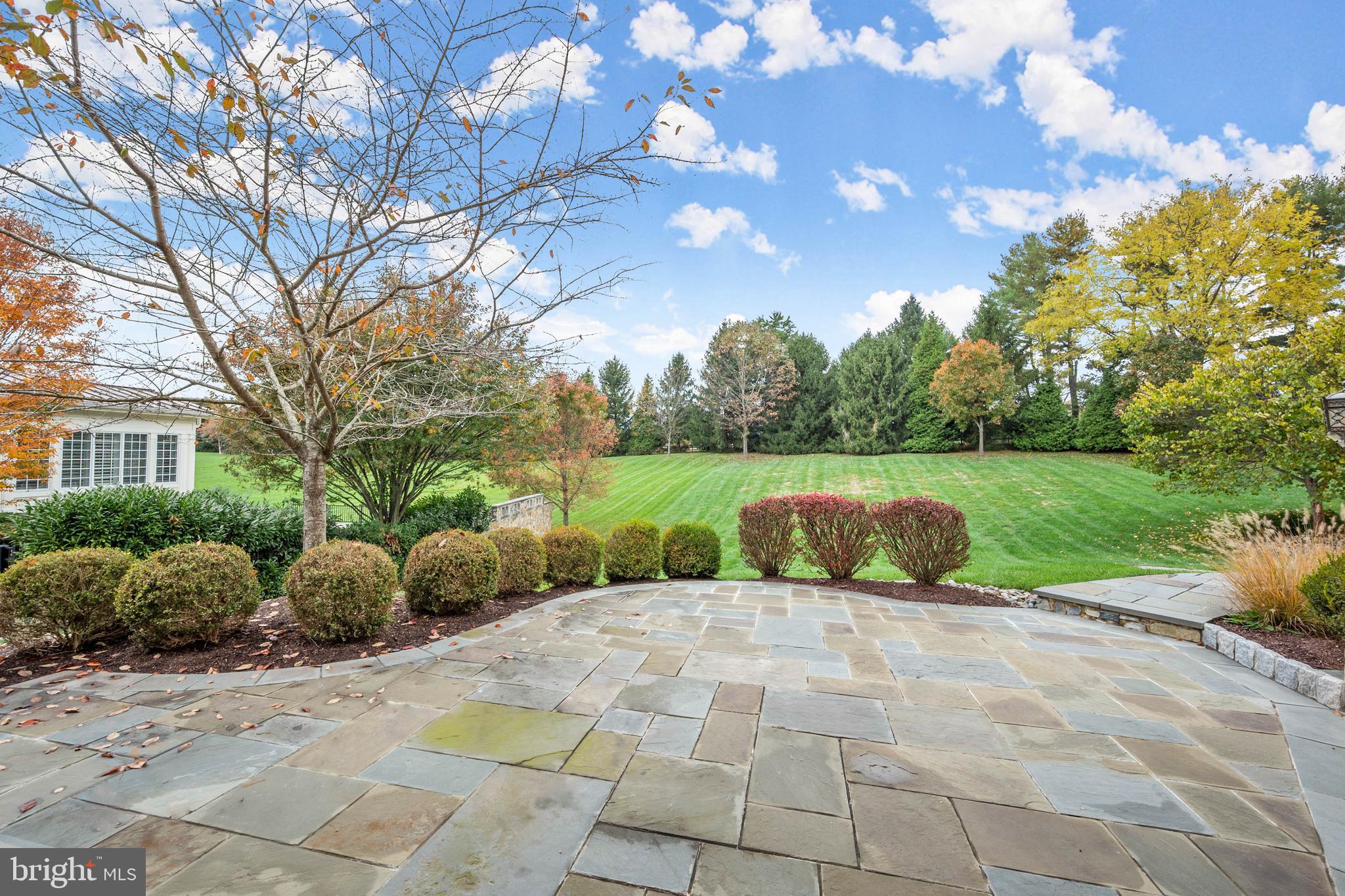 RIVERWOOD - Residential