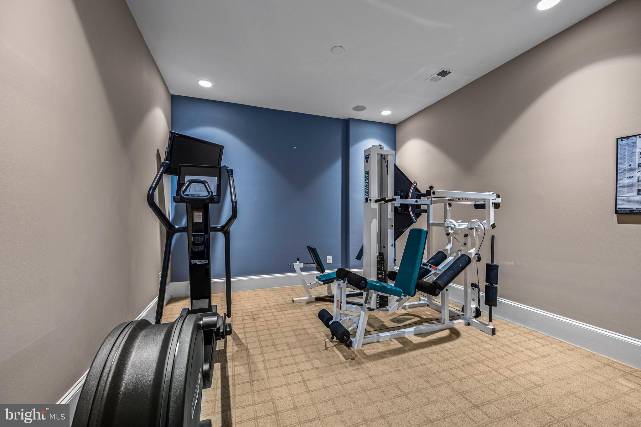 RIVERWOOD - Residential