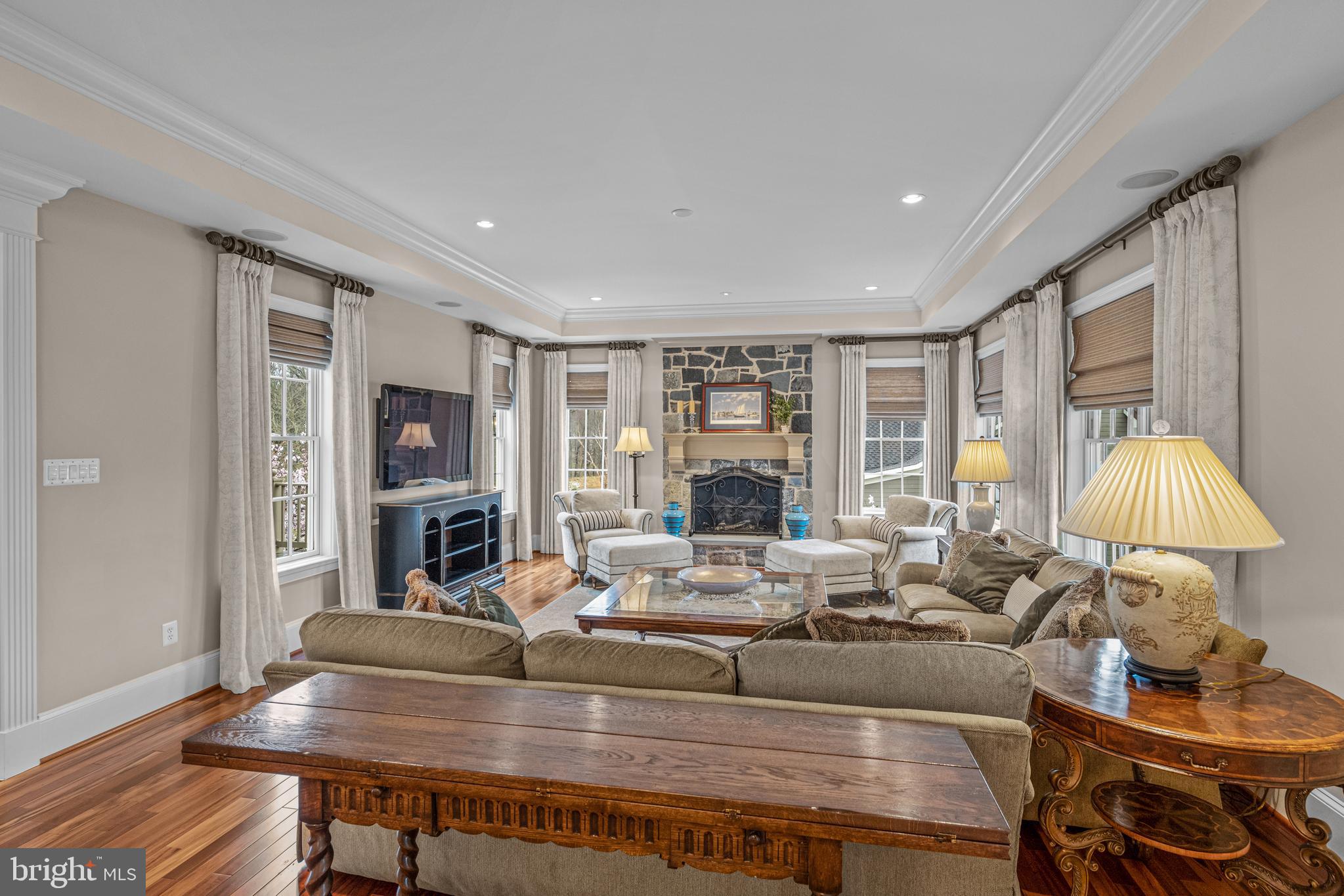 RIVERWOOD - Residential