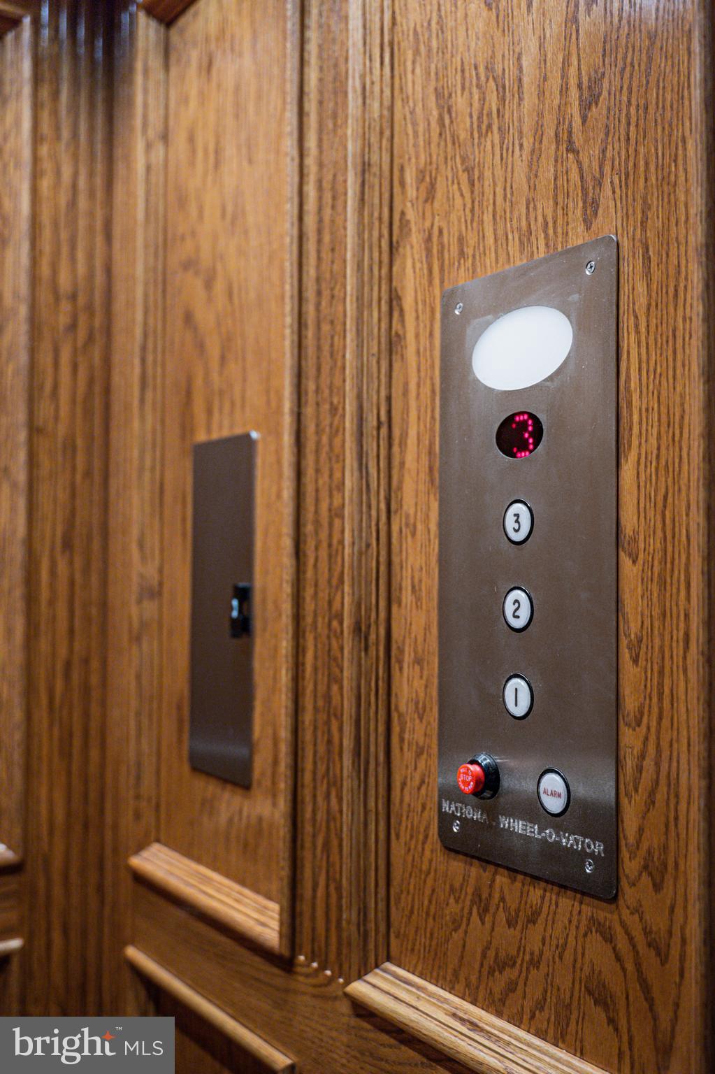 RIVERWOOD - Residential