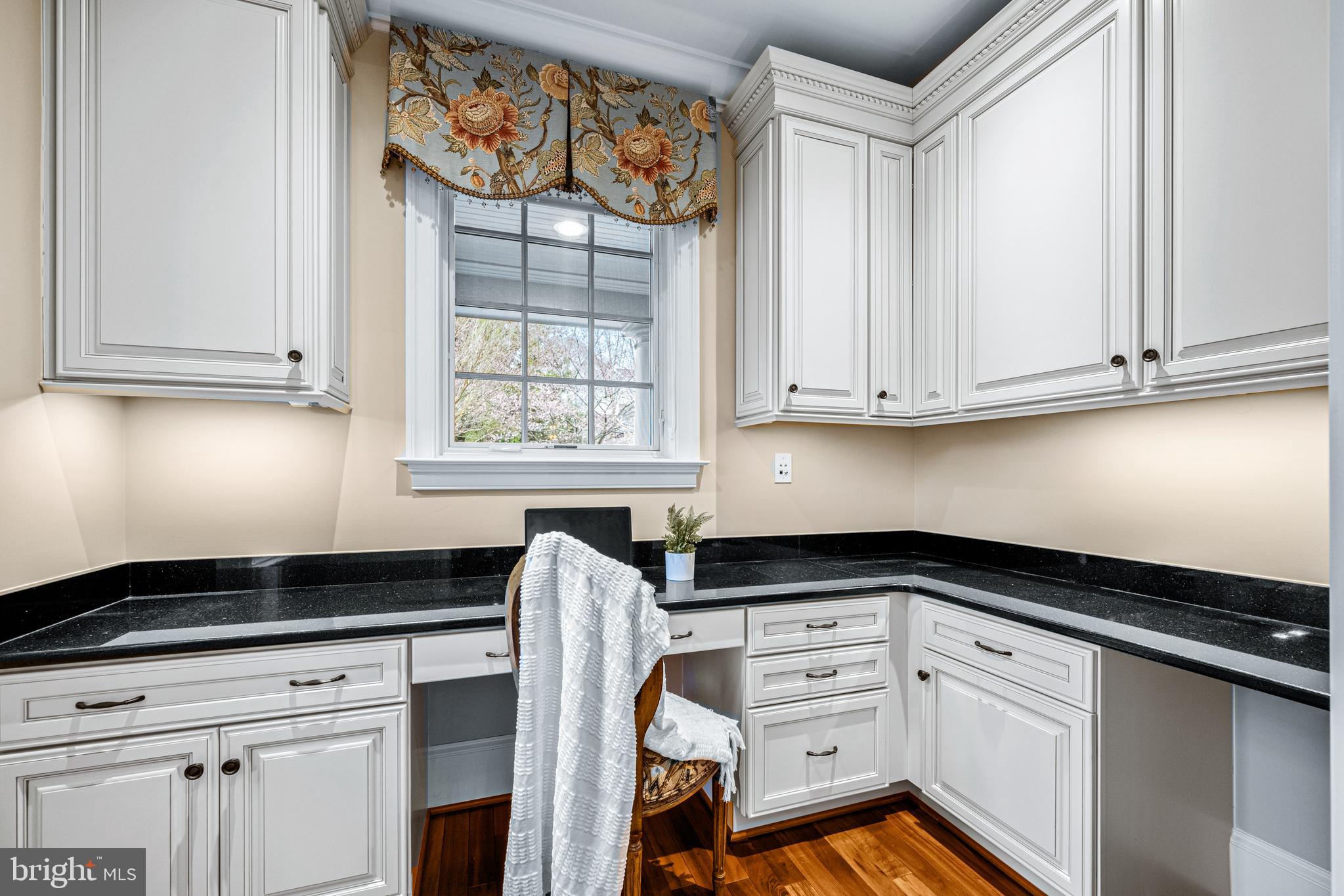 RIVERWOOD - Residential