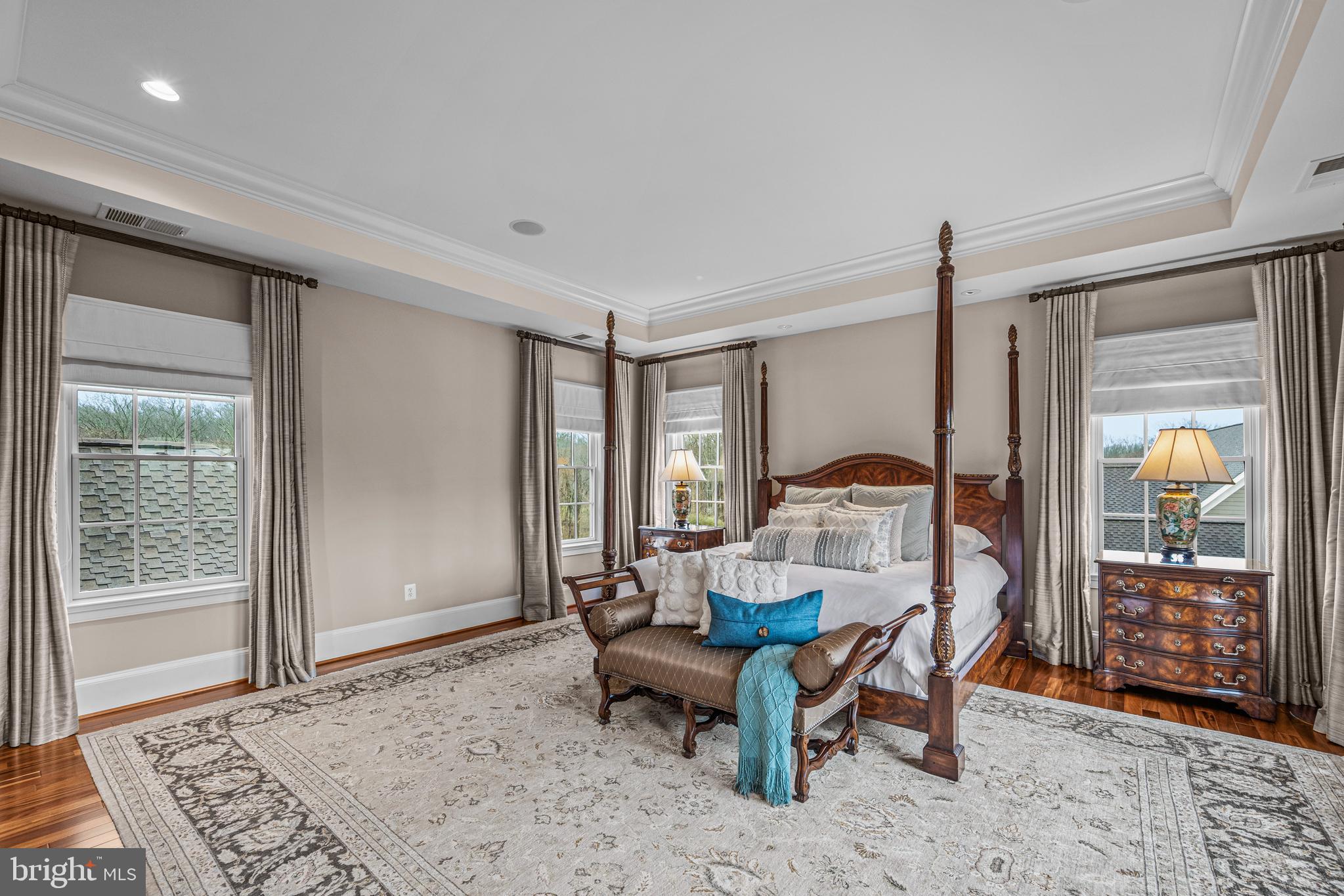 RIVERWOOD - Residential