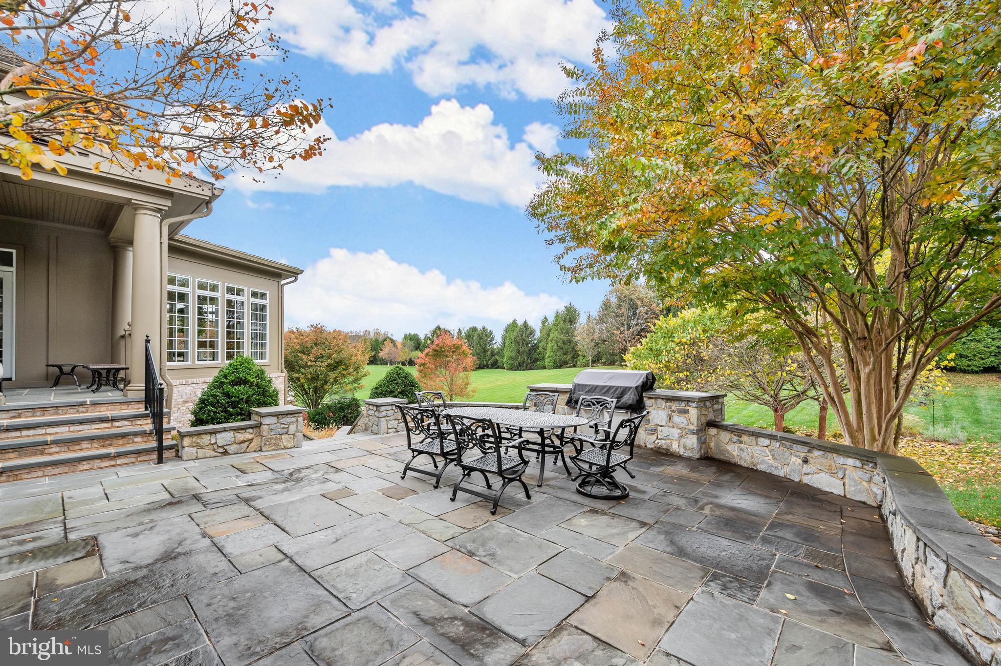 RIVERWOOD - Residential