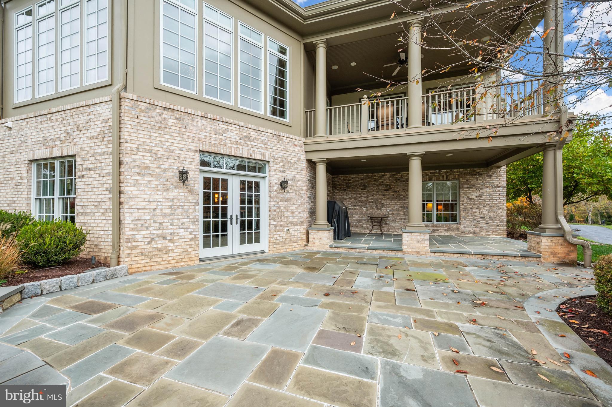 RIVERWOOD - Residential