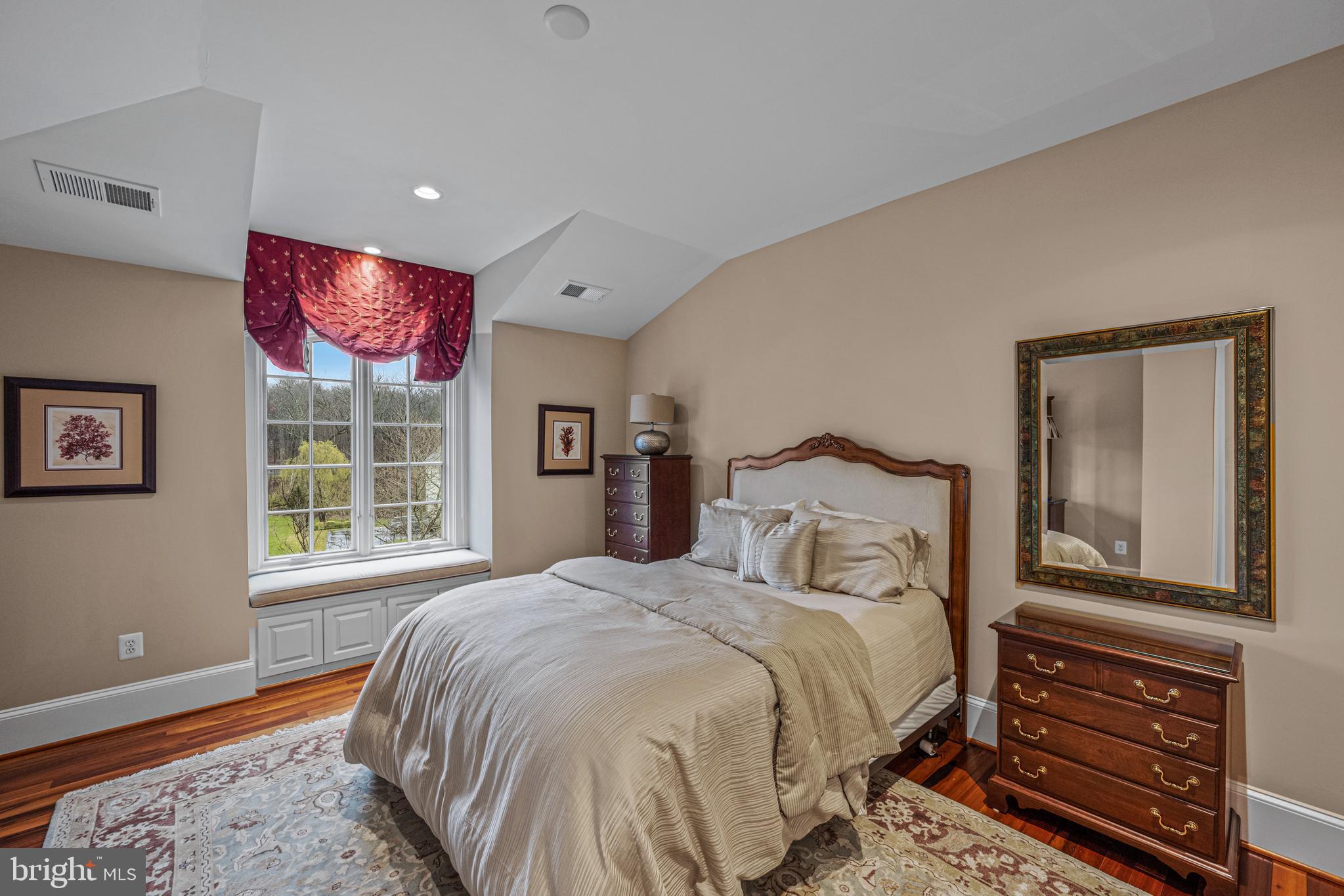 RIVERWOOD - Residential