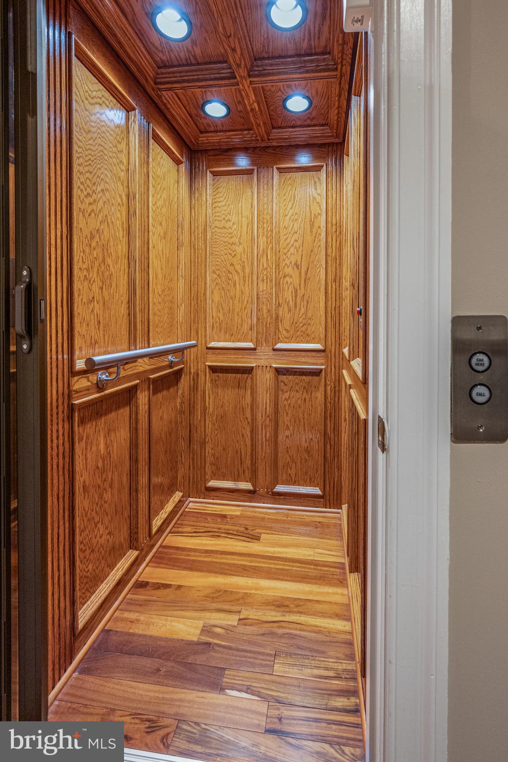 RIVERWOOD - Residential