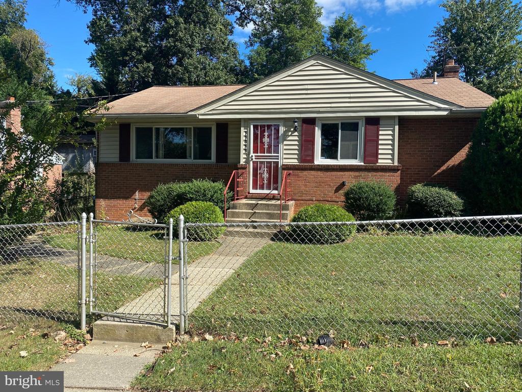 Photo of 11411 Sherrie Ln, SILVER SPRING, MD 20902 (MLS # MDMC2203026)