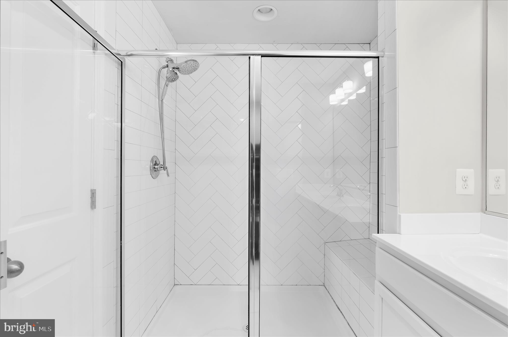 STONEY RUN VILLAGE - Residential