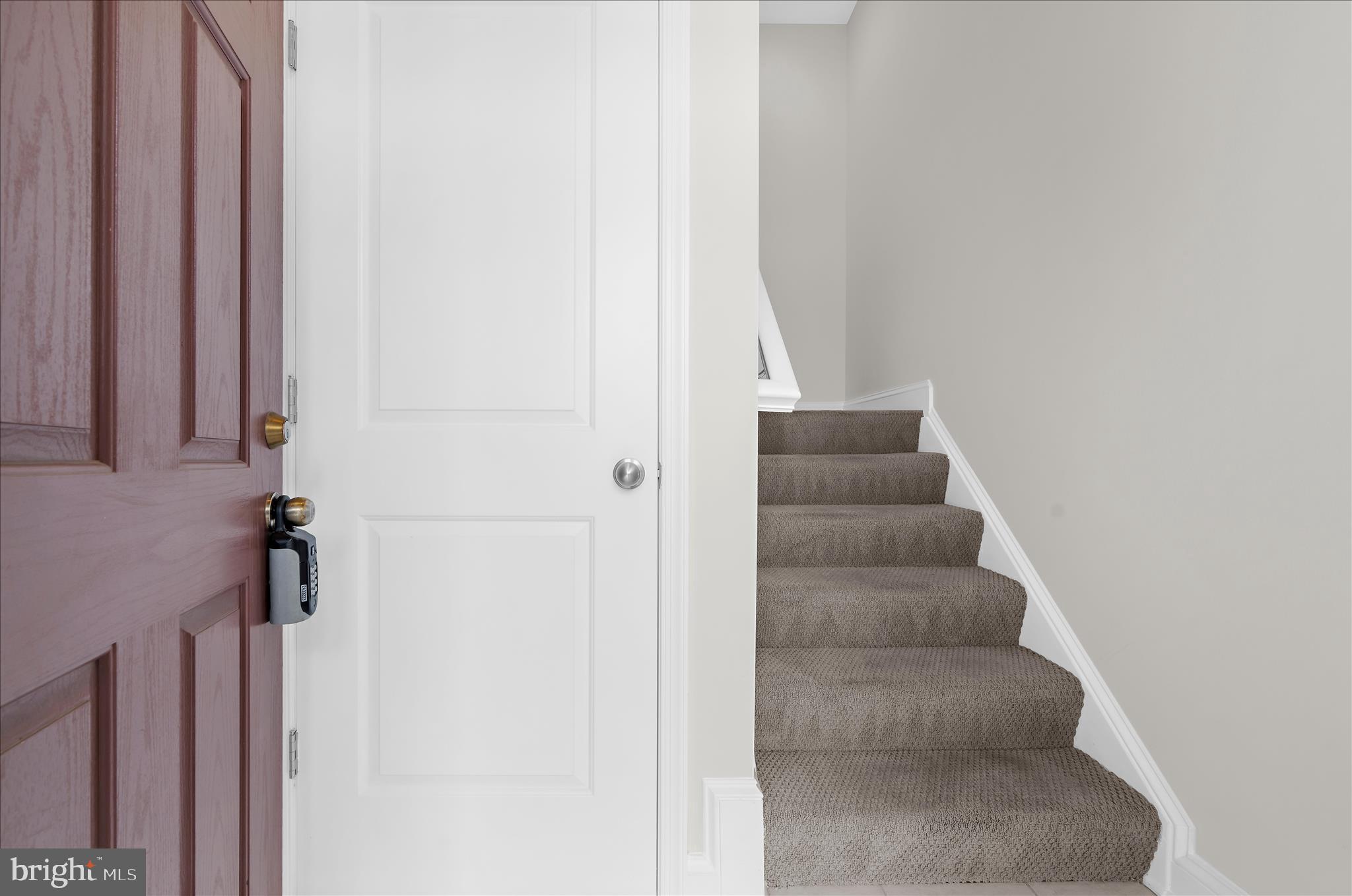 STONEY RUN VILLAGE - Residential