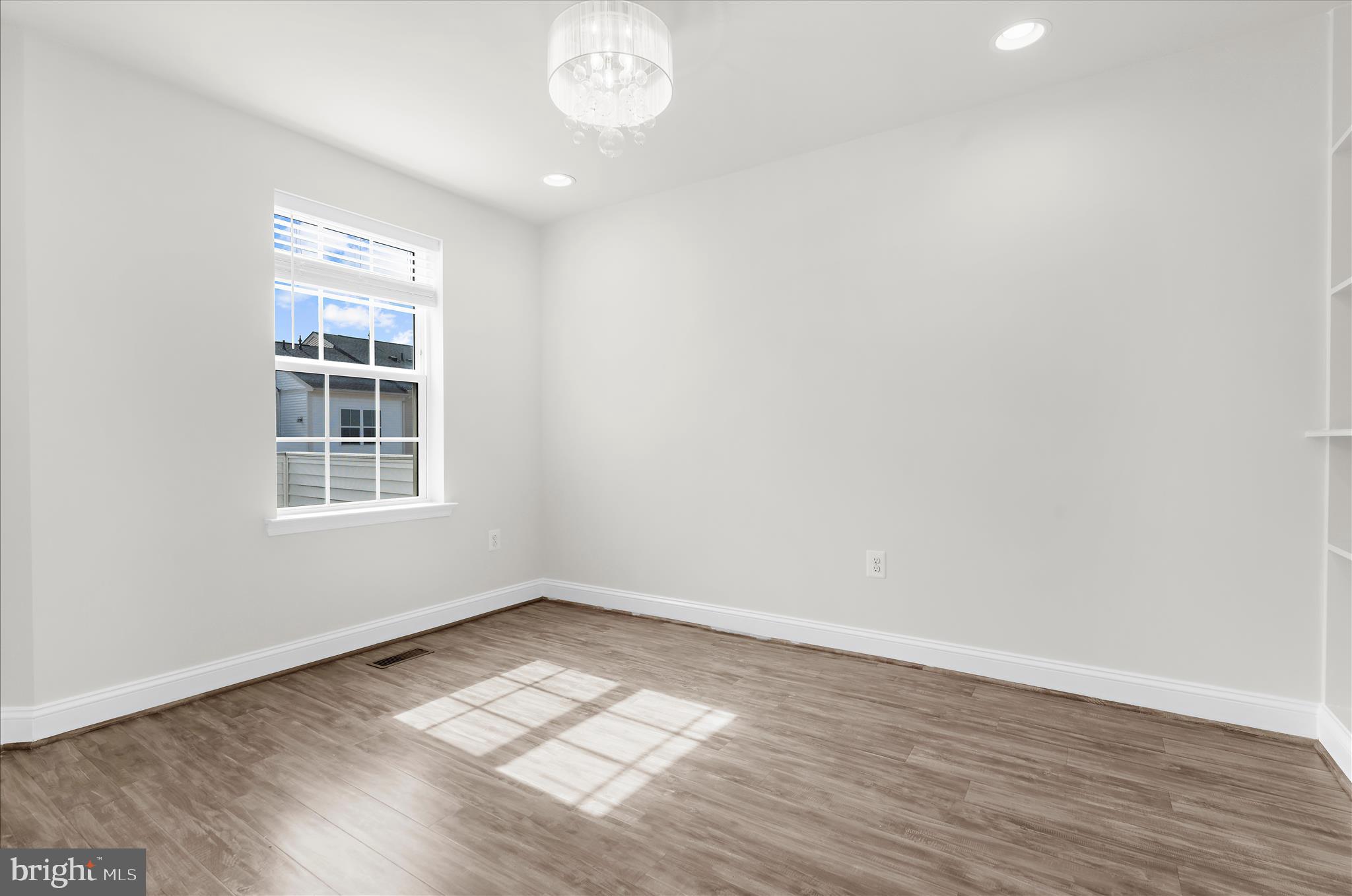 STONEY RUN VILLAGE - Residential