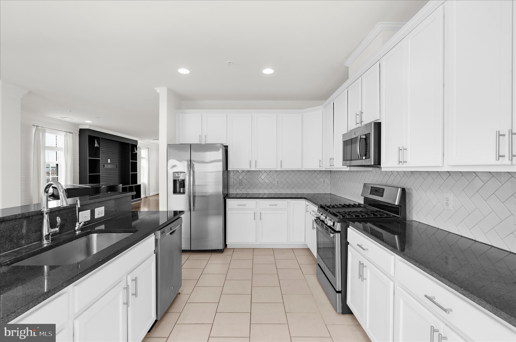 STONEY RUN VILLAGE - Residential