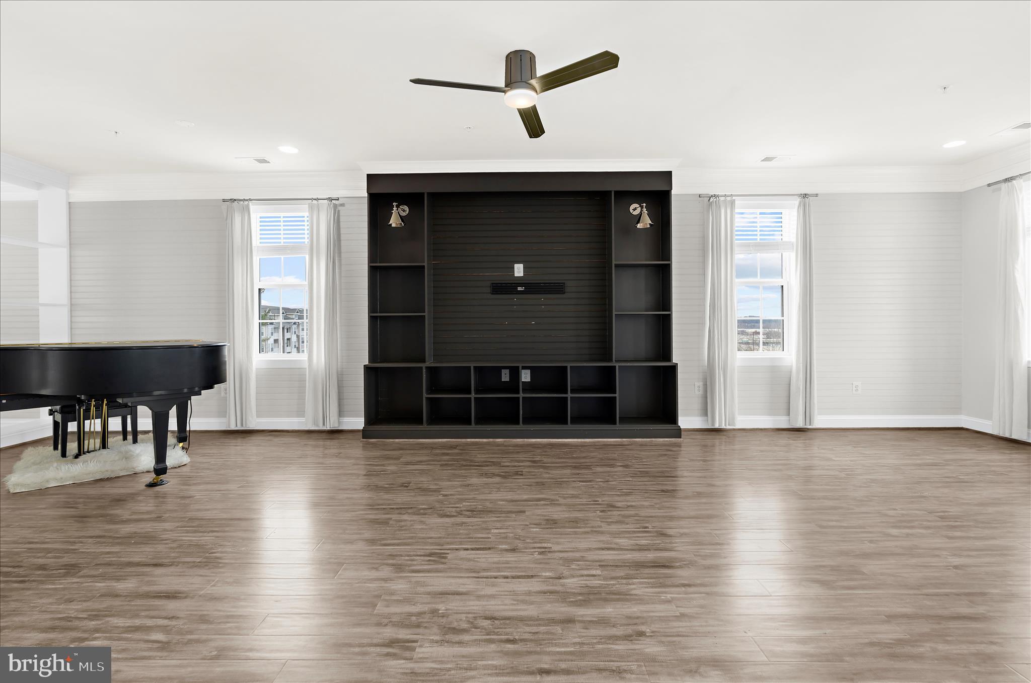 STONEY RUN VILLAGE - Residential