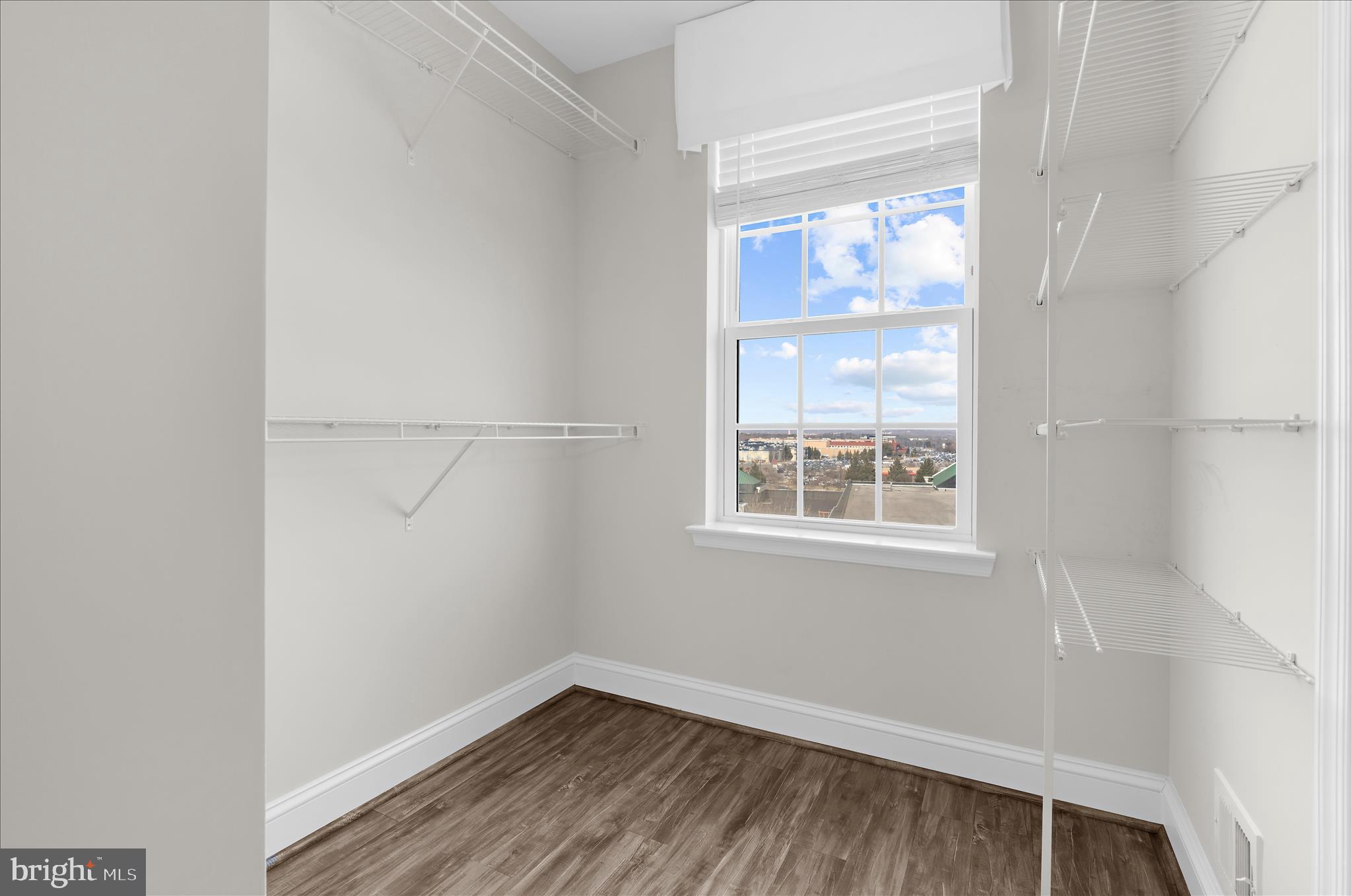 STONEY RUN VILLAGE - Residential