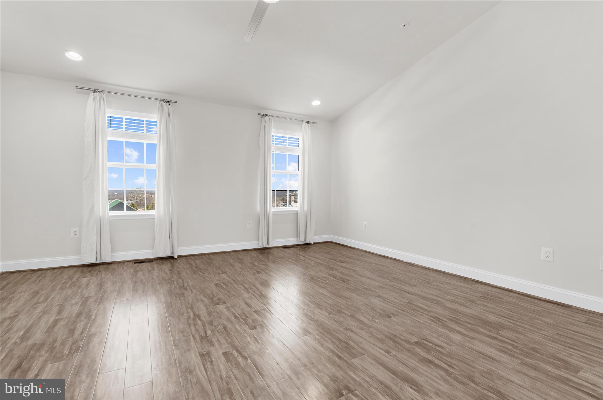 STONEY RUN VILLAGE - Residential