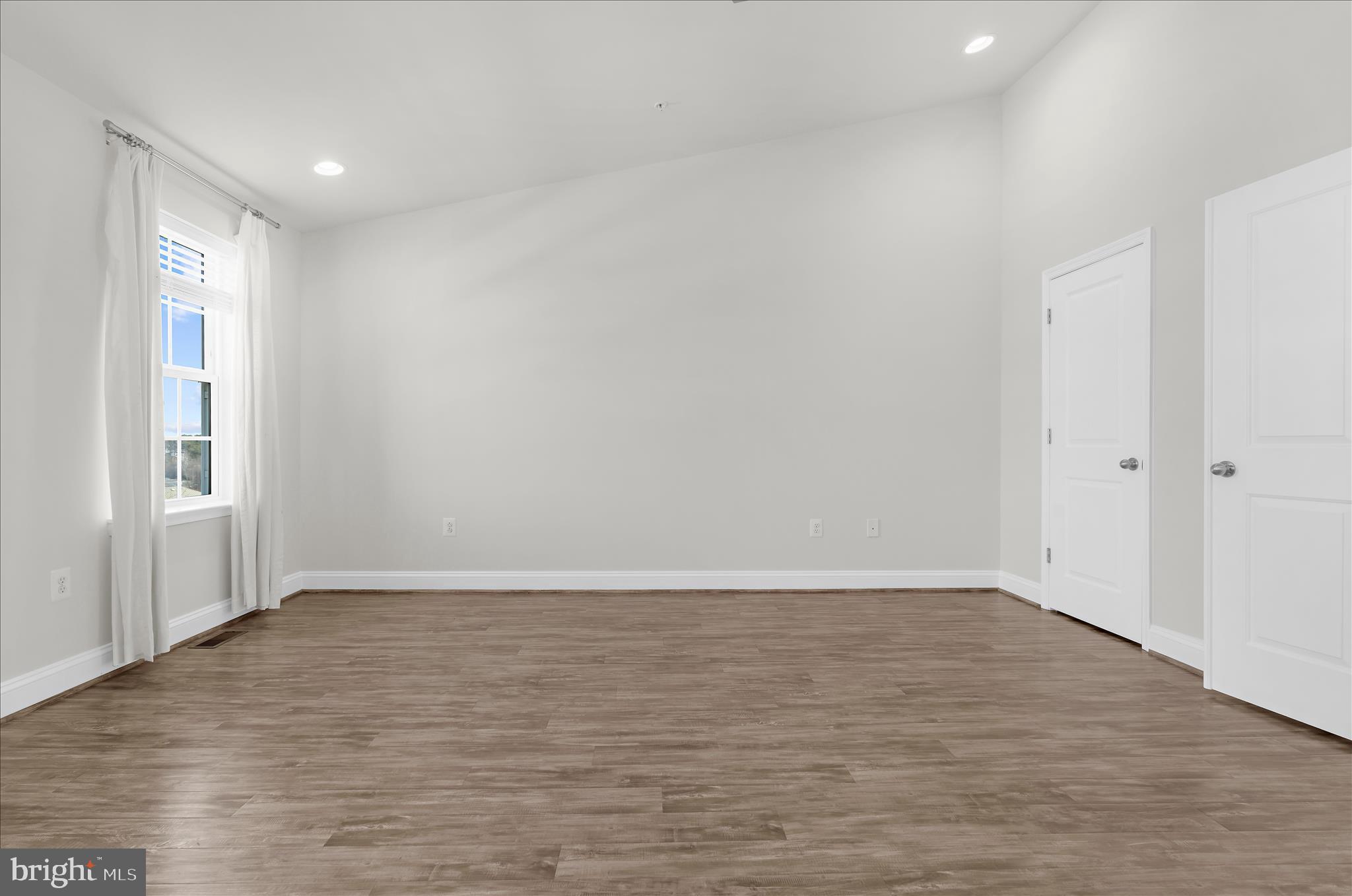 STONEY RUN VILLAGE - Residential