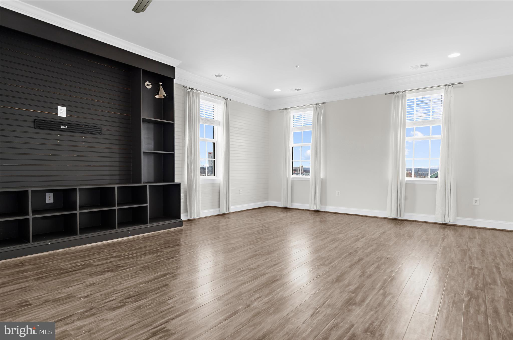 STONEY RUN VILLAGE - Residential