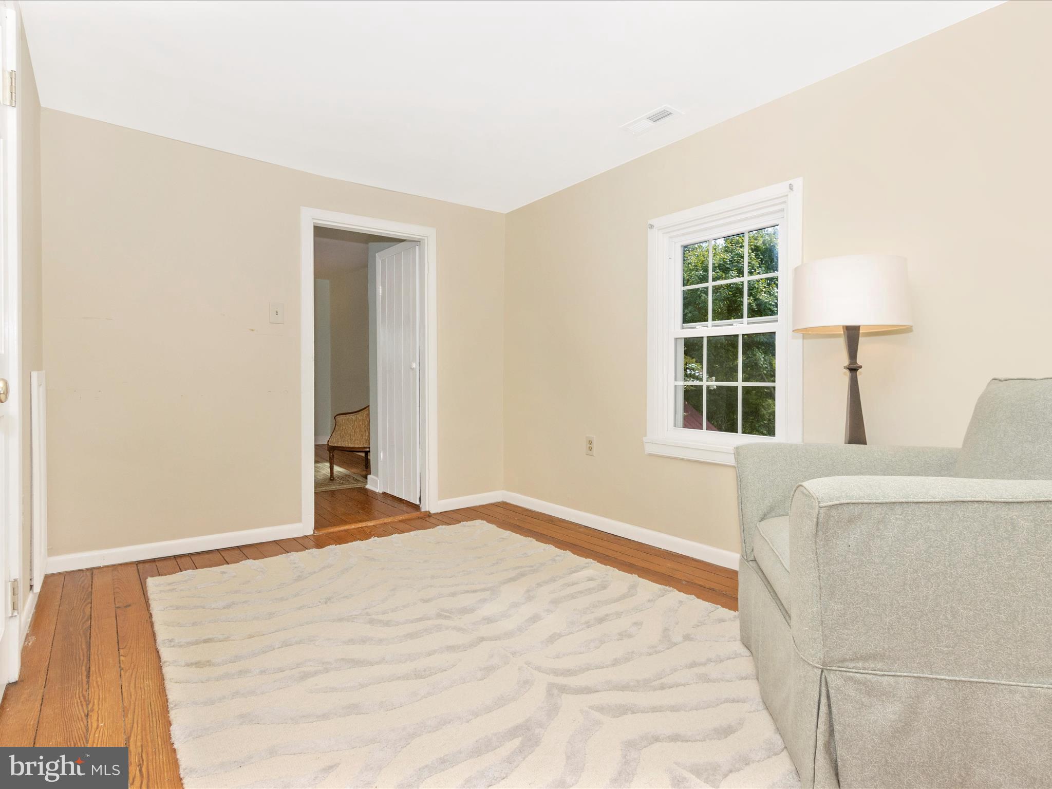 LAYTONSVILLE TOWN - Residential